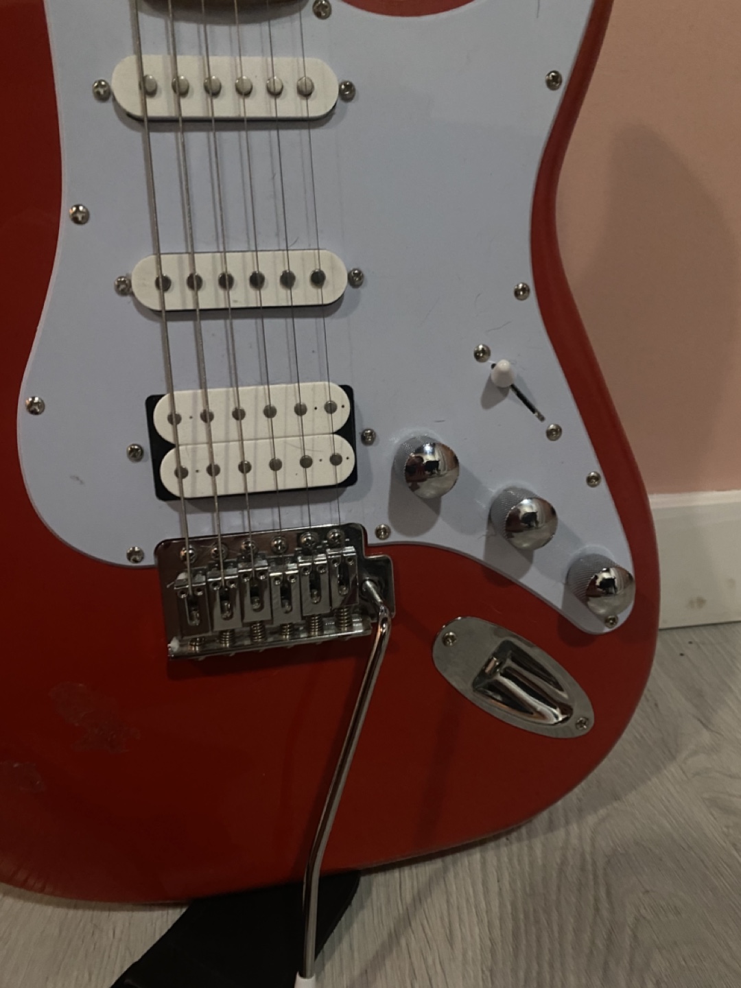 Red electric guitar - photo 3