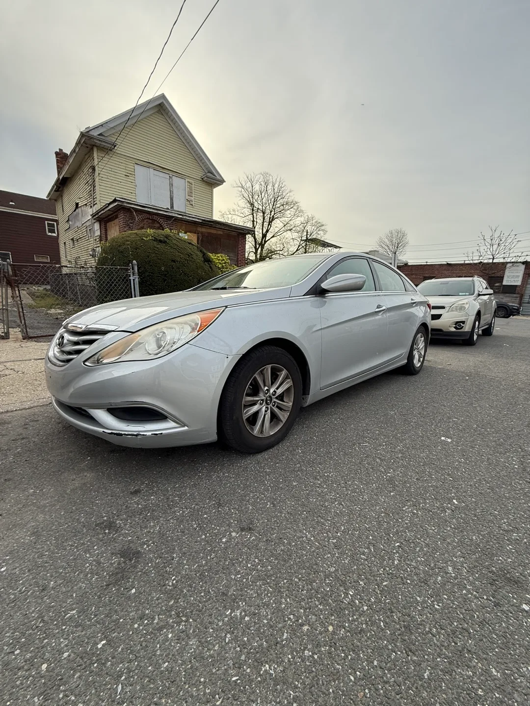 Hyundai Sonata 2011 - Silver Sedan thumbnail