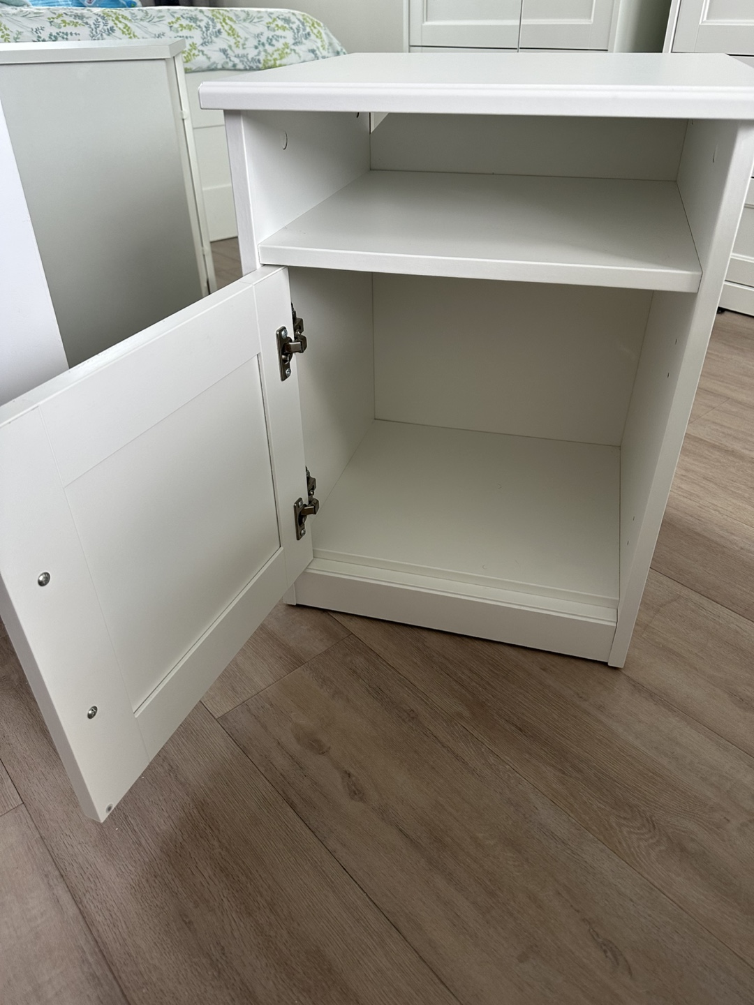 IKEA White bedside table with door - photo 4