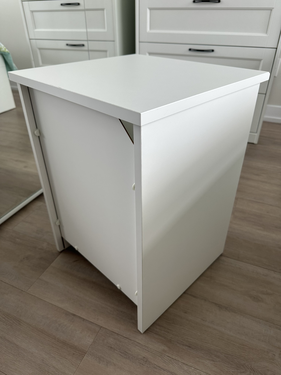 IKEA White bedside table with door - photo 3