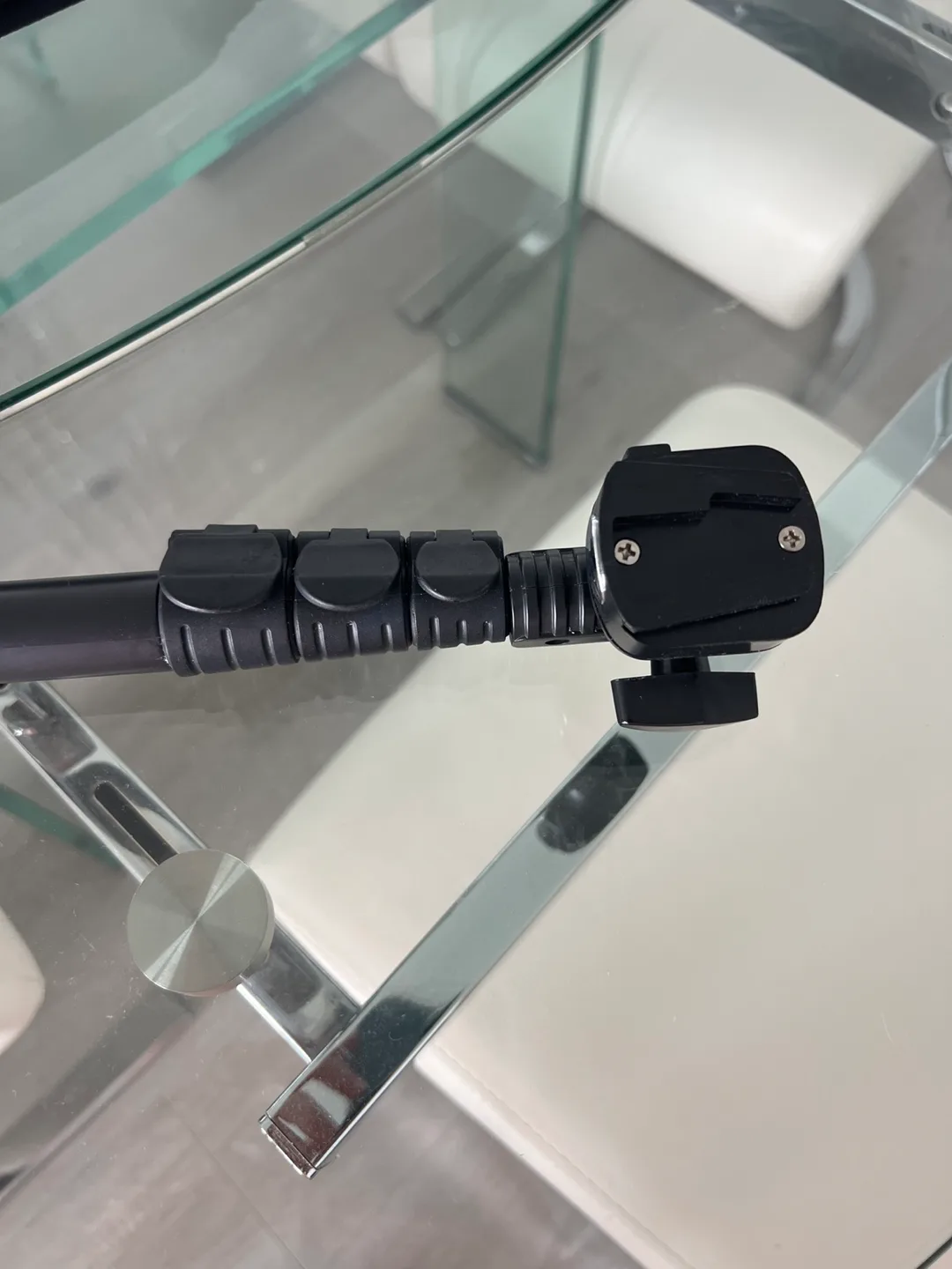 Digipower Quikpod Selfie Stick image indicator(2)