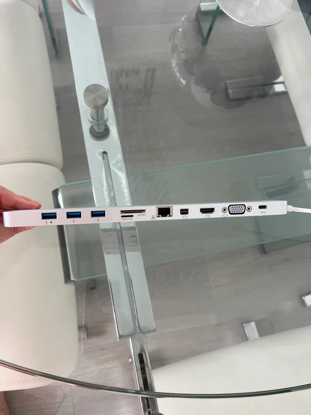 IOGEAR USB-C Docking Station Pass Thru image indicator(3)