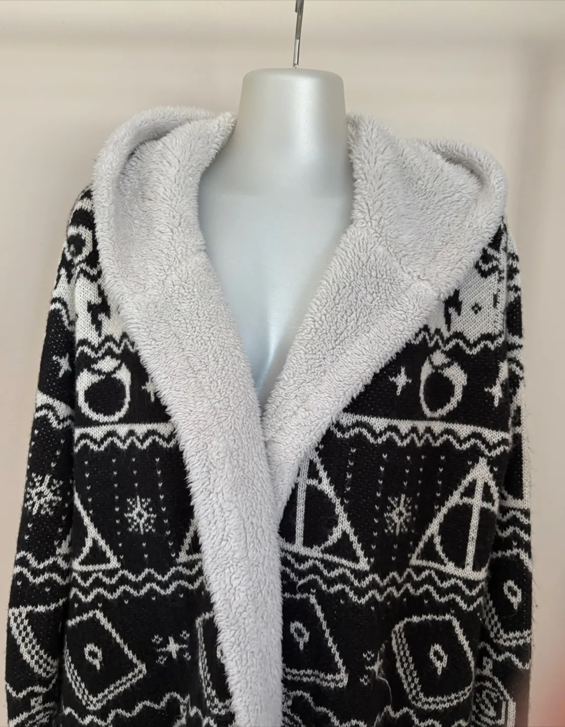 Harry Potter Cardigan Robe - Size M/L image indicator(2)