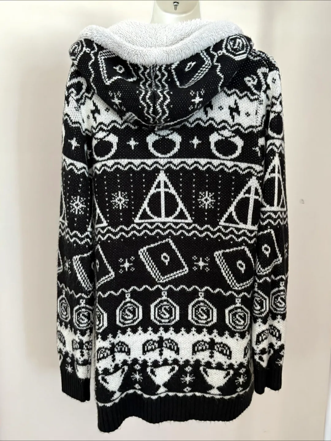 Harry Potter Cardigan Robe - Size M/L image indicator(4)