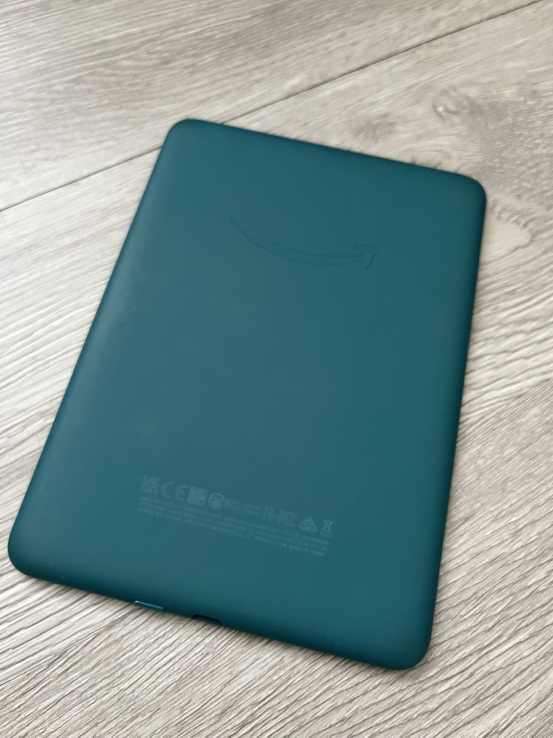 LIKE NEW Kindle Paperwhite Gen 12 16 GB - Jade