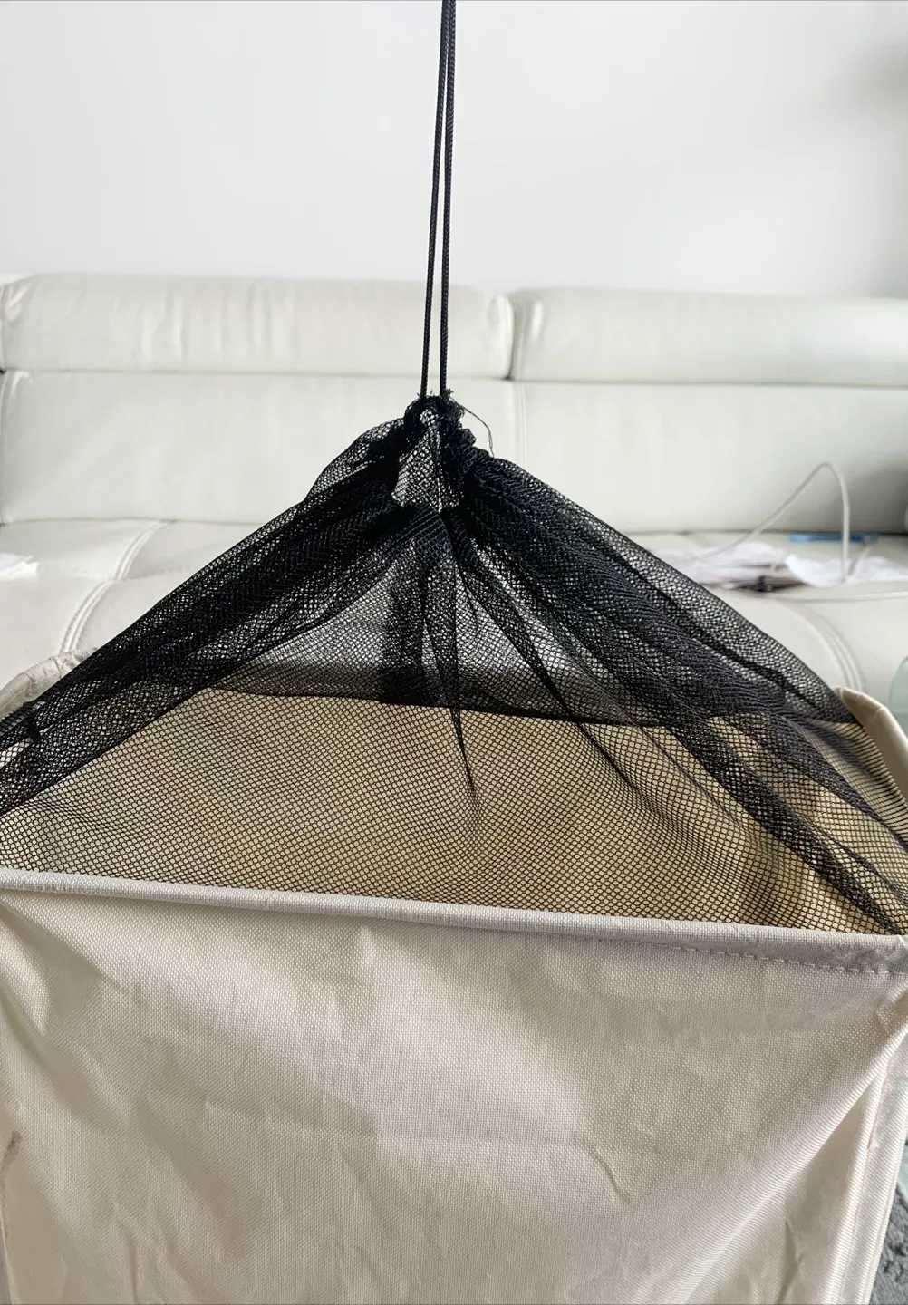 Laundry Hamper on Wheels image indicator(7)