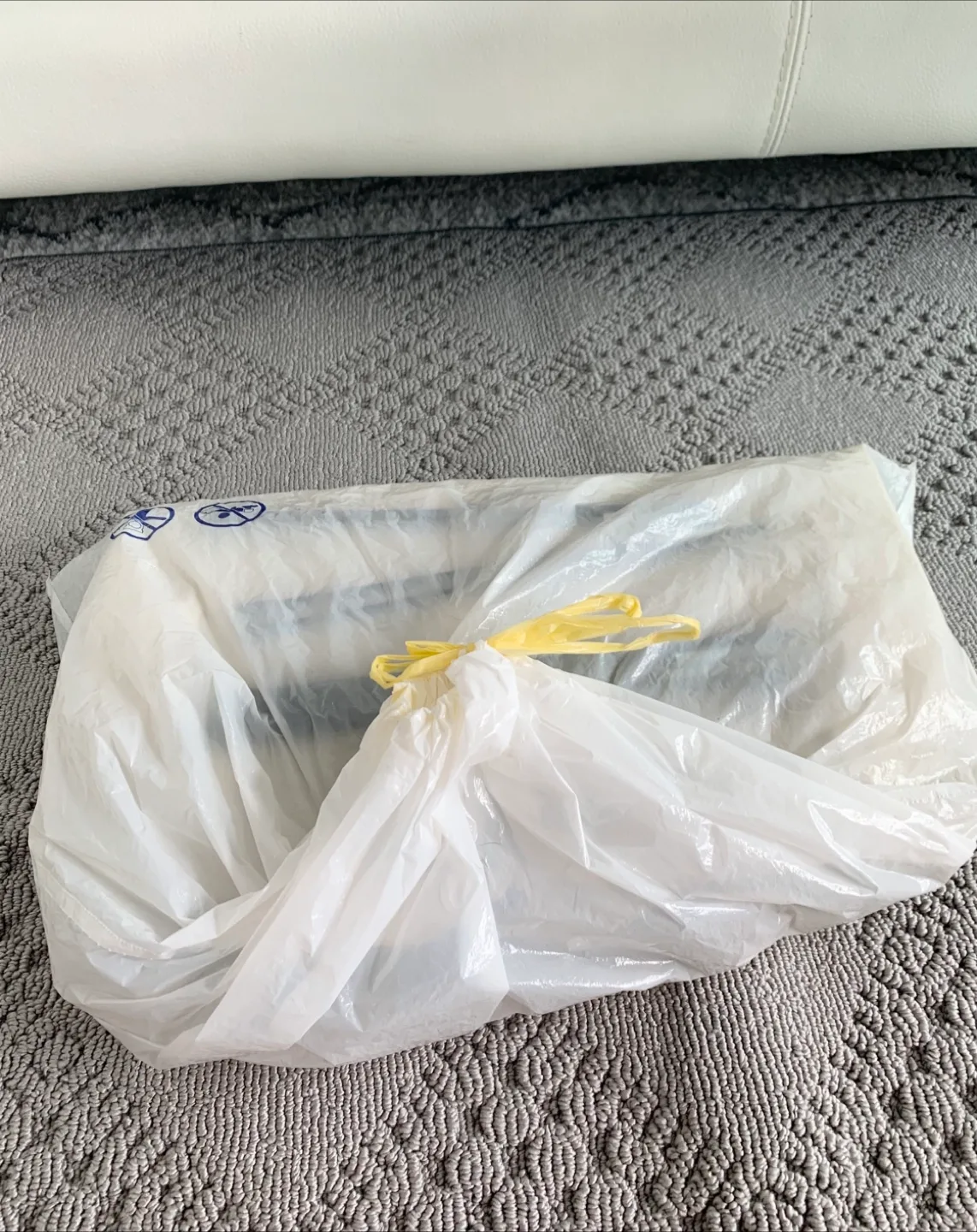 Laundry Hamper on Wheels image indicator(9)