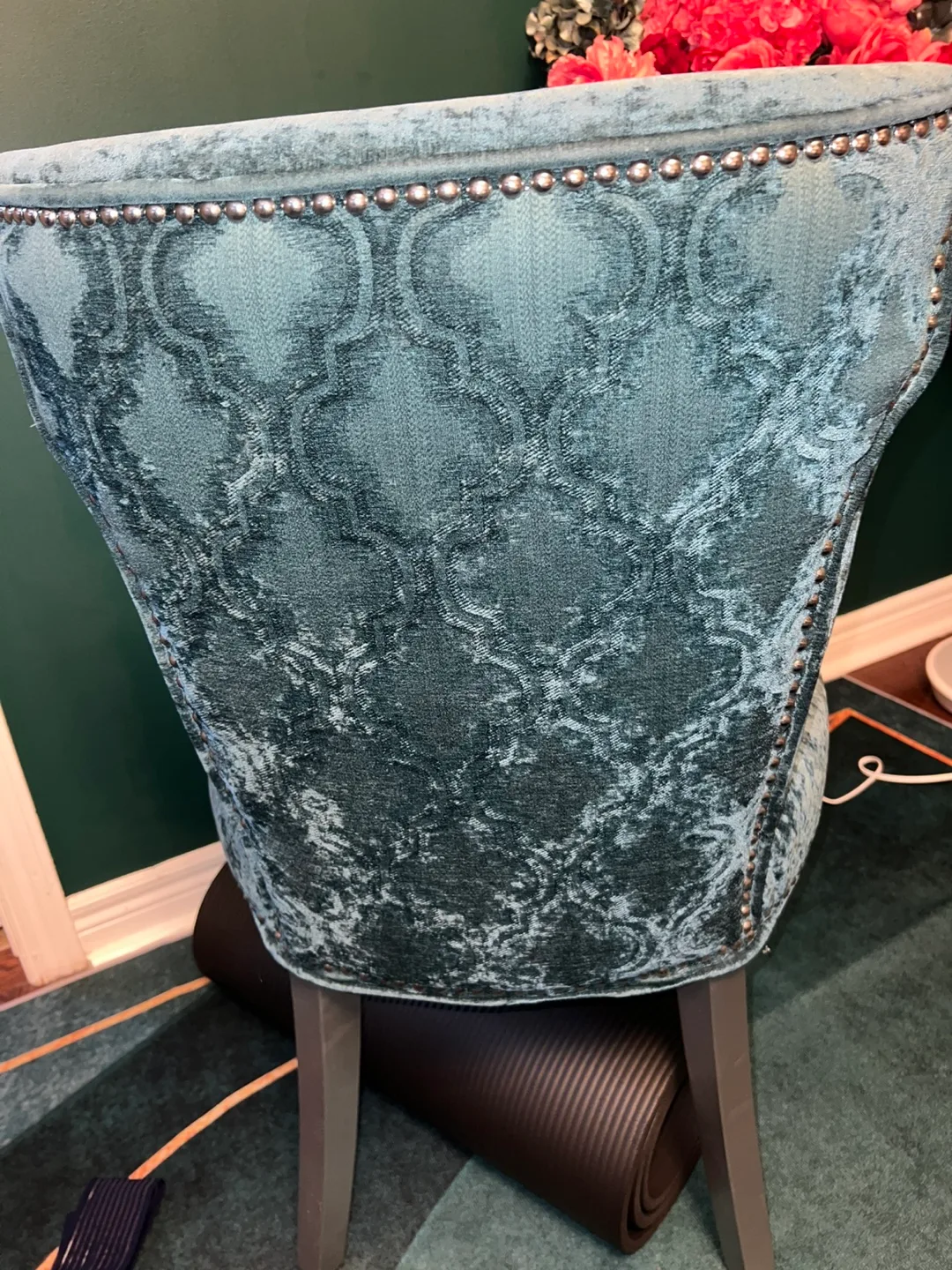 Teal emerald green accent boutique chair image indicator(3)