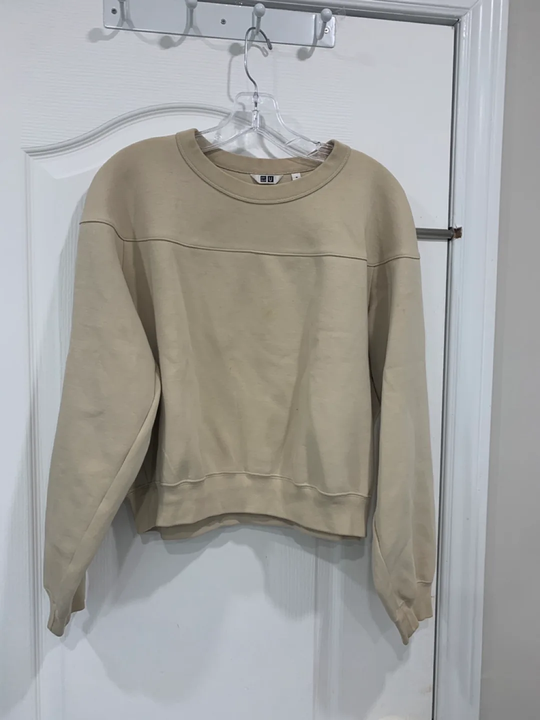 Uniqlo Beige Crewneck Sweatshirt - Size M thumbnail