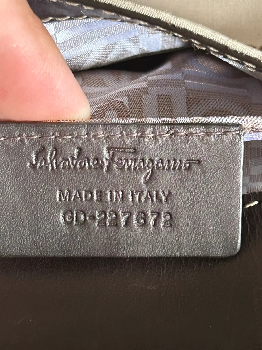 Salvatore Ferragamo Handbag image indicator(5)