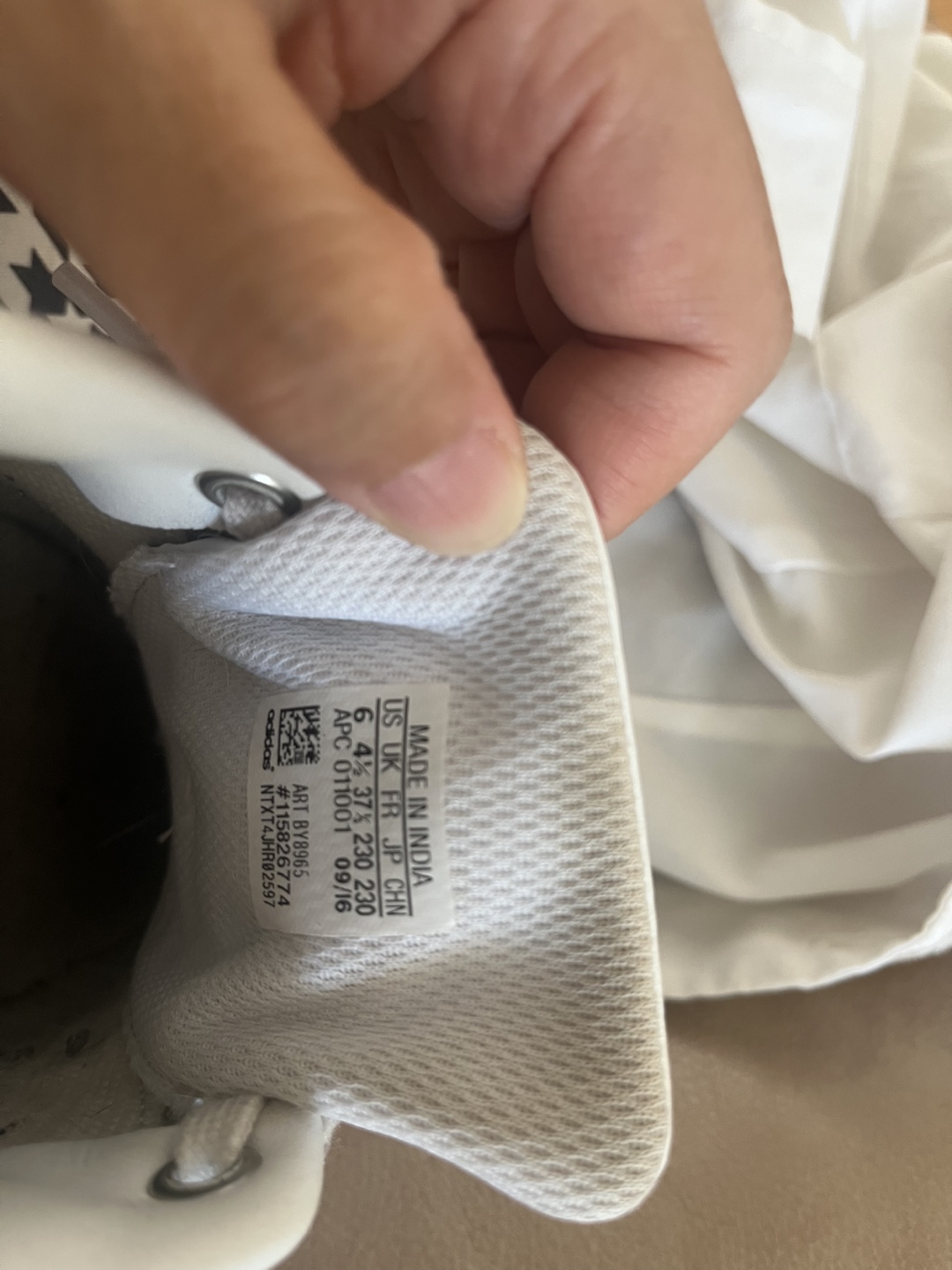 Adidas Stan Smith White Sneakers - Size 6 - photo 2