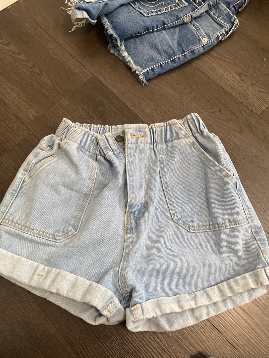 Jean shorts thumbnail