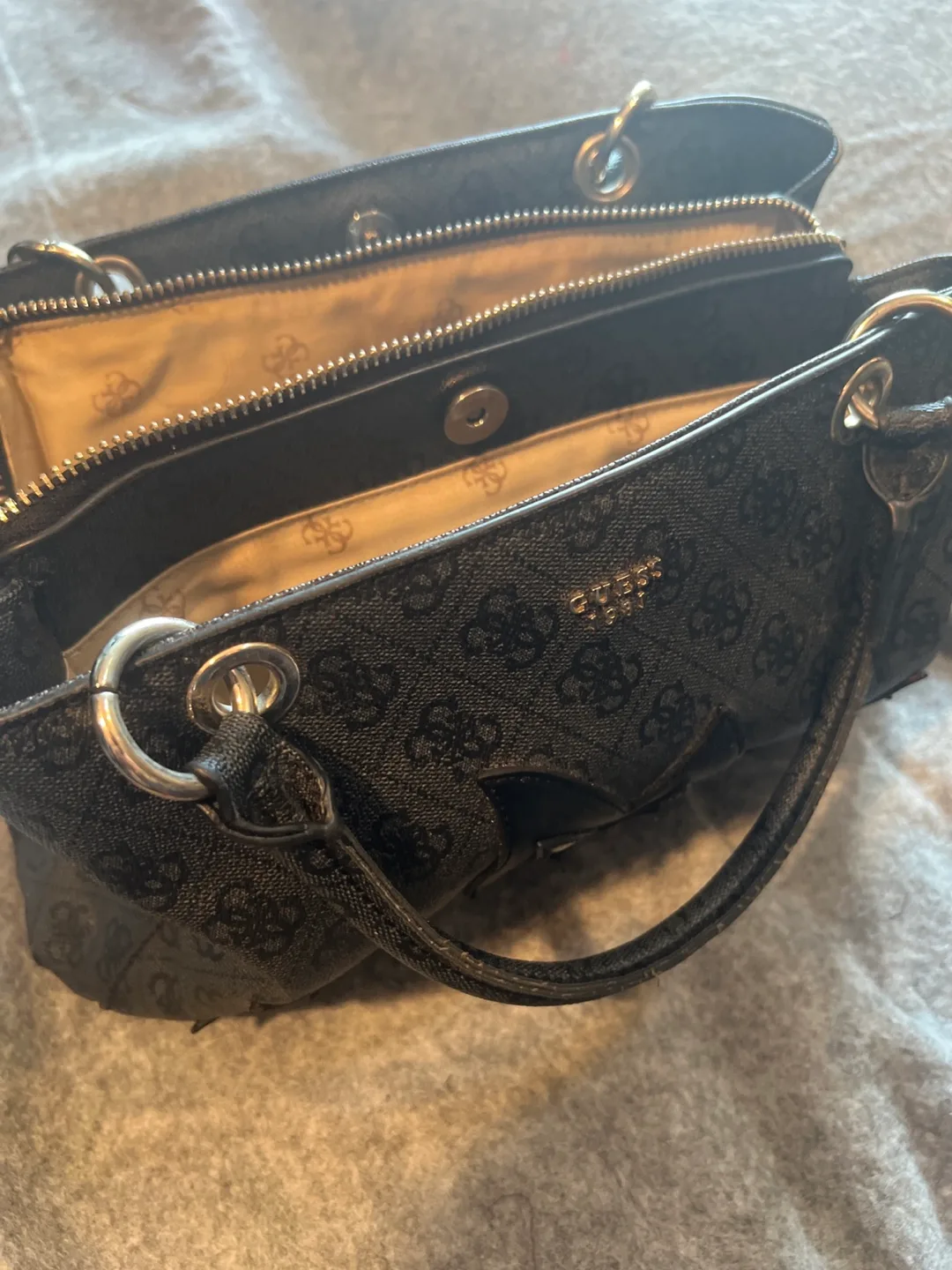 Guess 1981 Black Handbag image indicator(2)