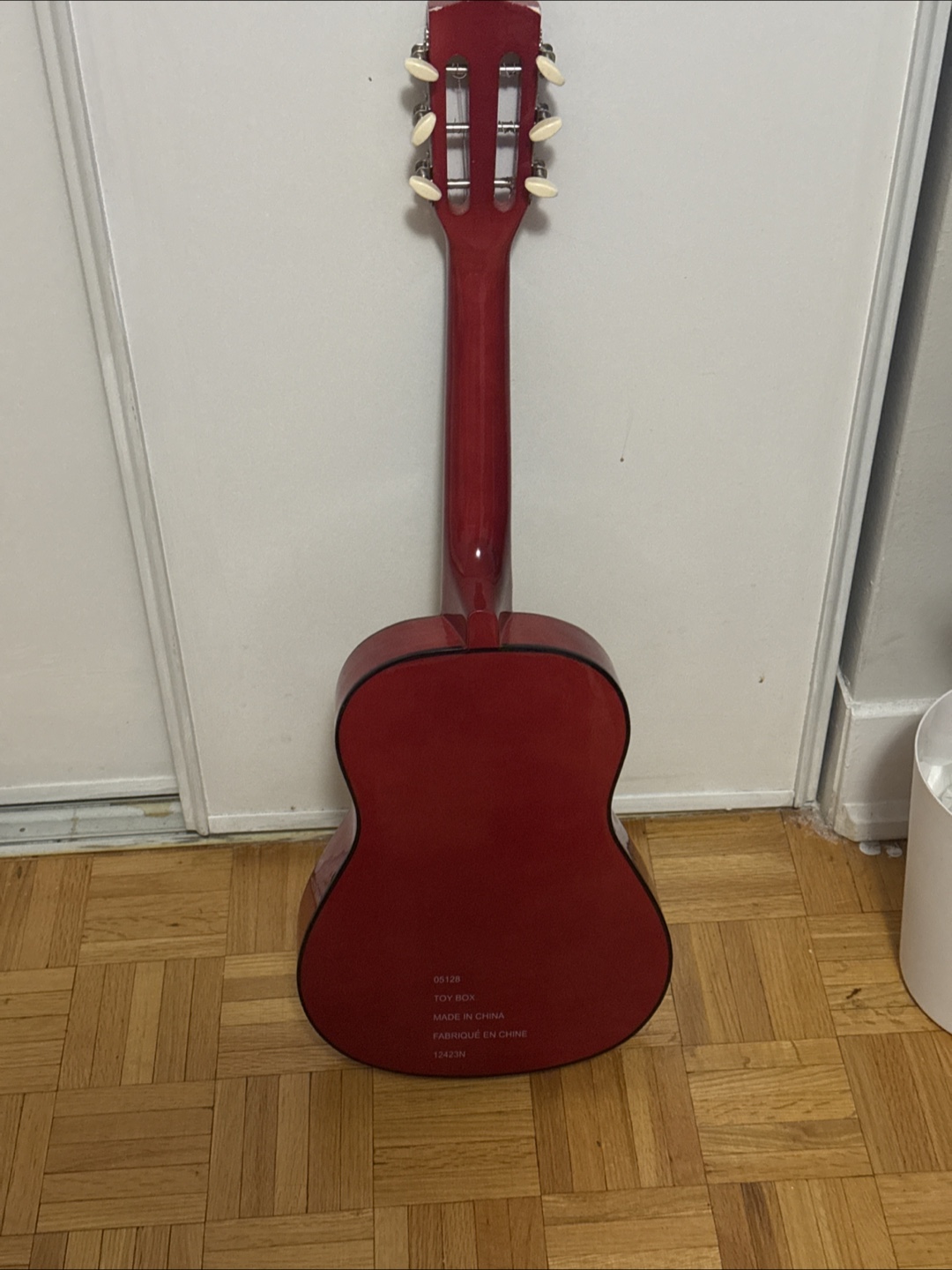 Toy Box Guitar - photo 2