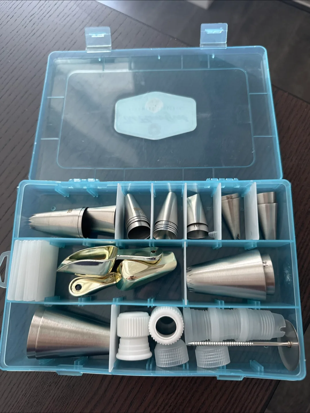 The Flour Girl Dessert Decorating Kit image indicator(2)