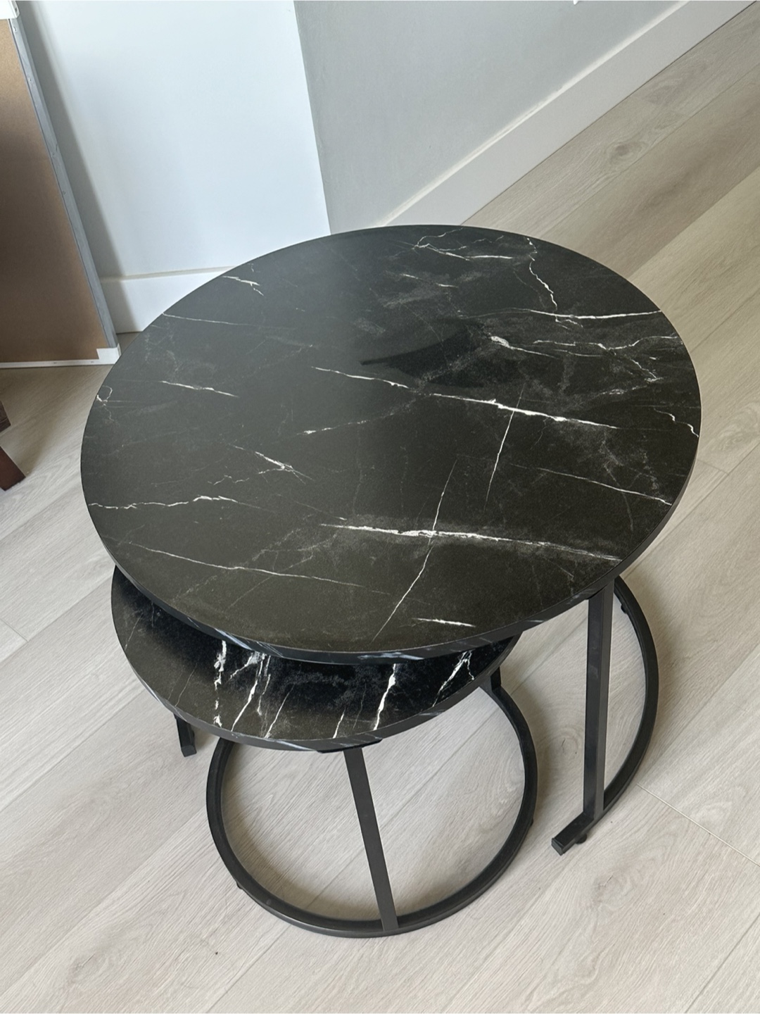 Round Nesting Tables - Black Marble Pattern - photo 2