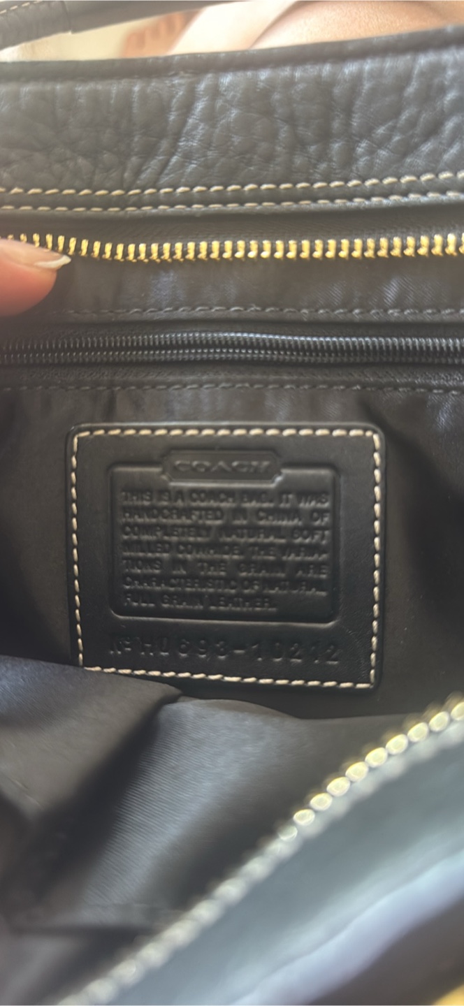 Coach Black Leather Handbag - Excellent Condition! - photo 3