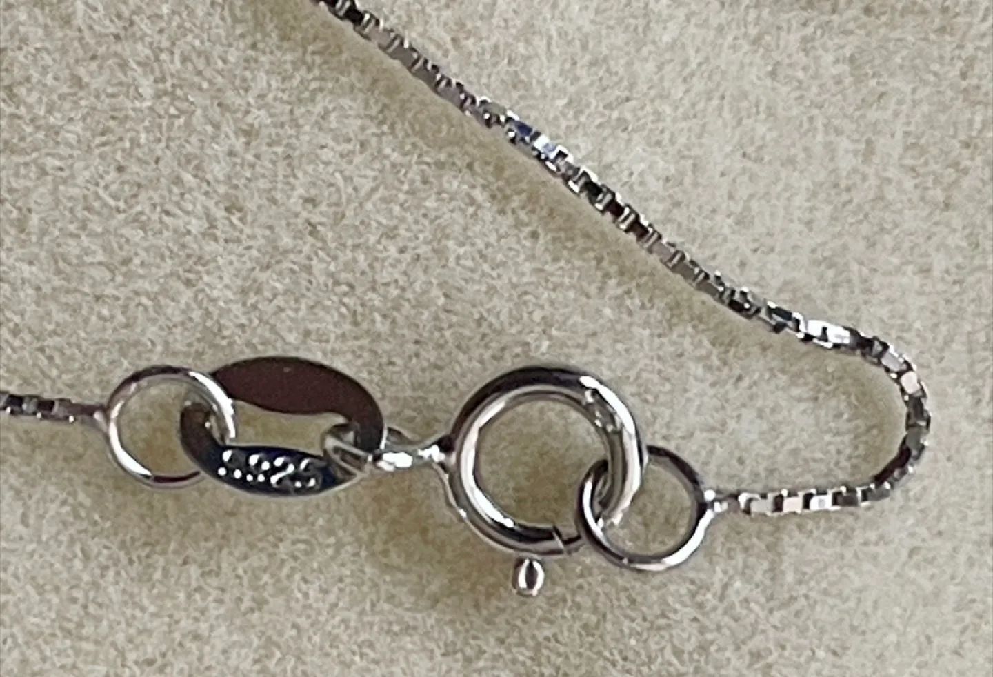 Ruby & Sapphire Jewellery Set image indicator(9)