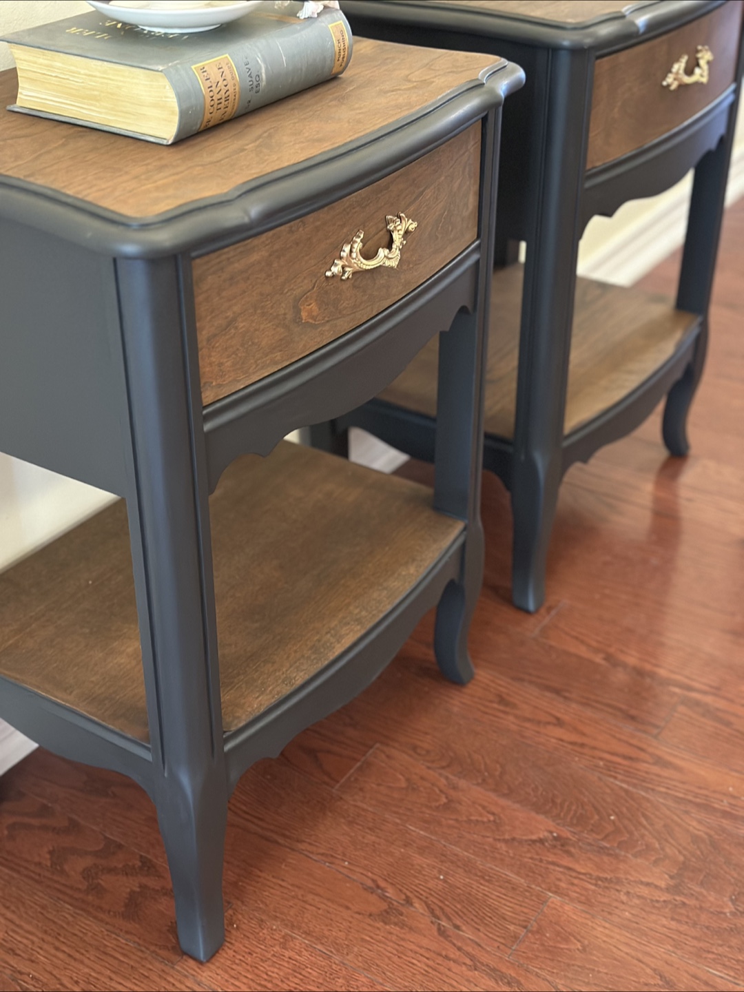 Newly Refinished End/Night Tables - photo 3