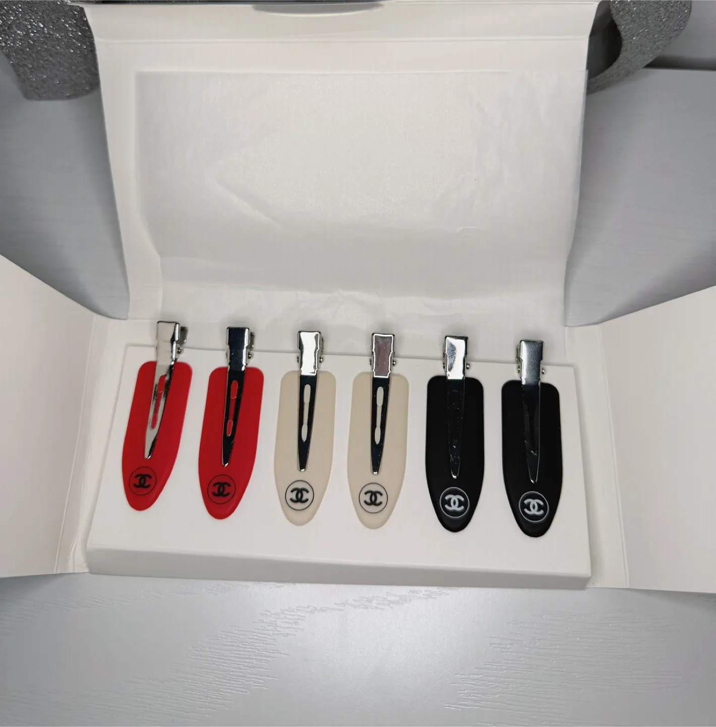Gift with purchase Chanel beauty Hair Accessory Set thumbnail