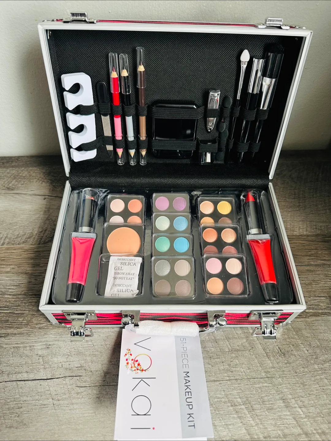 51-Piece Makeup Kit - New thumbnail