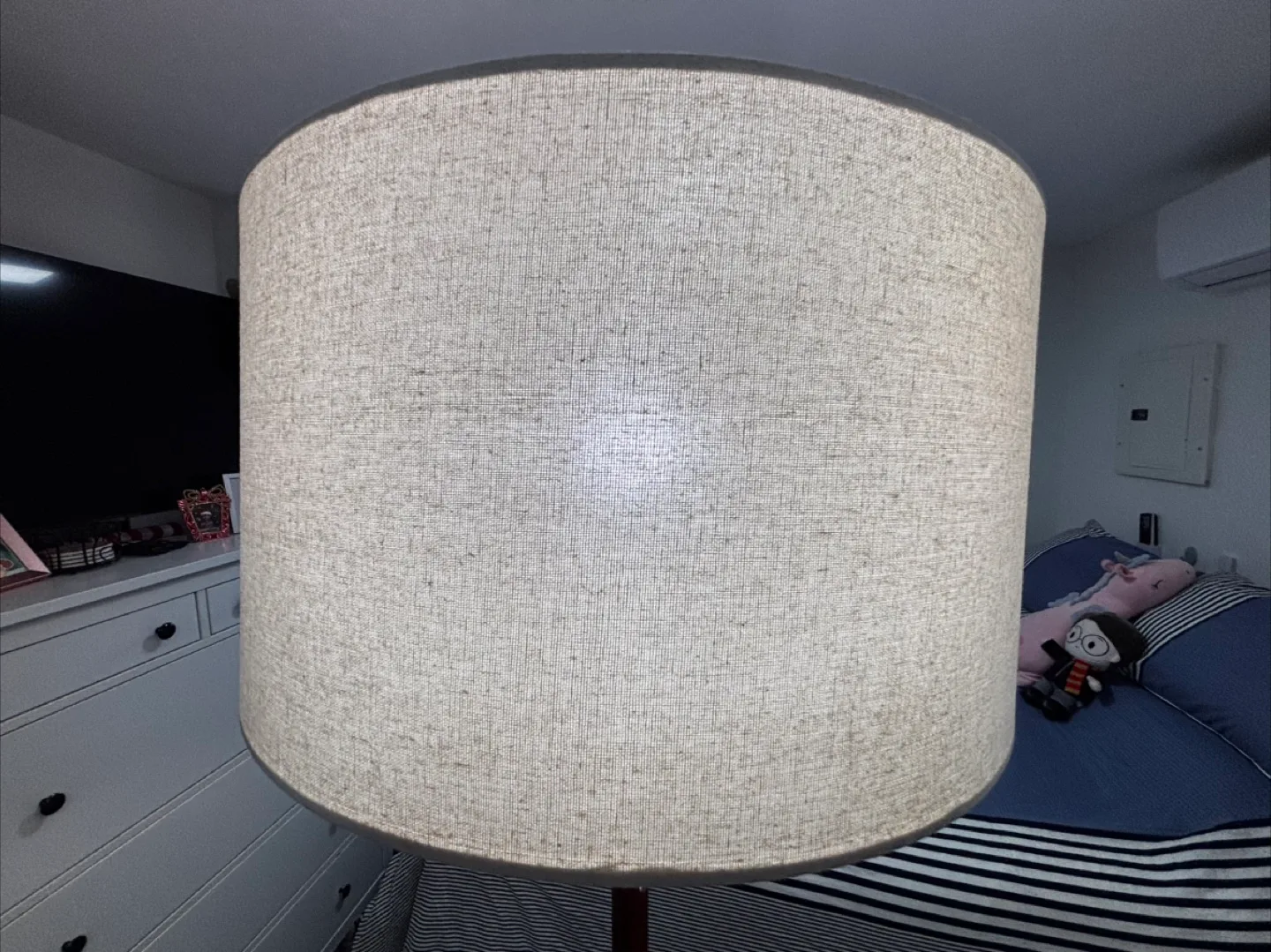 Deluxe Table Lamp Adesso Walnut Eucalyptus Wood Brass lámpara image indicator(3)