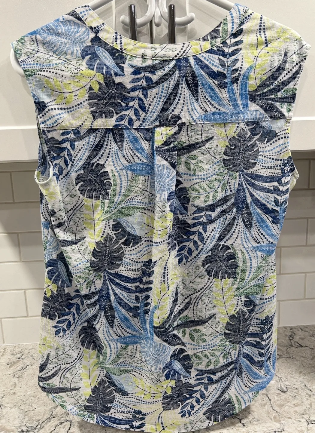 Women’s Sleeveless Dressy Casual Blouses image indicator(6)