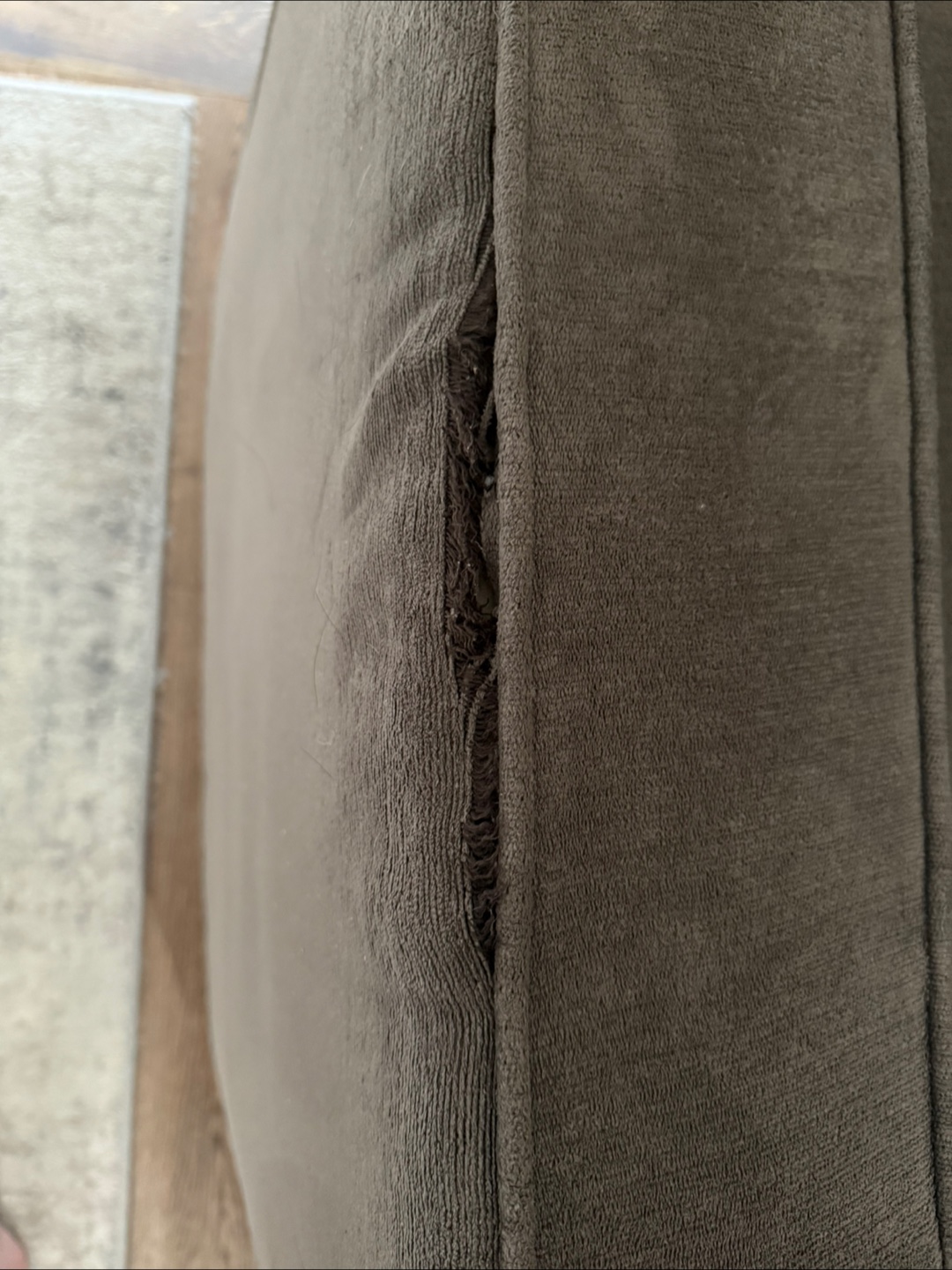 Couch - photo 2
