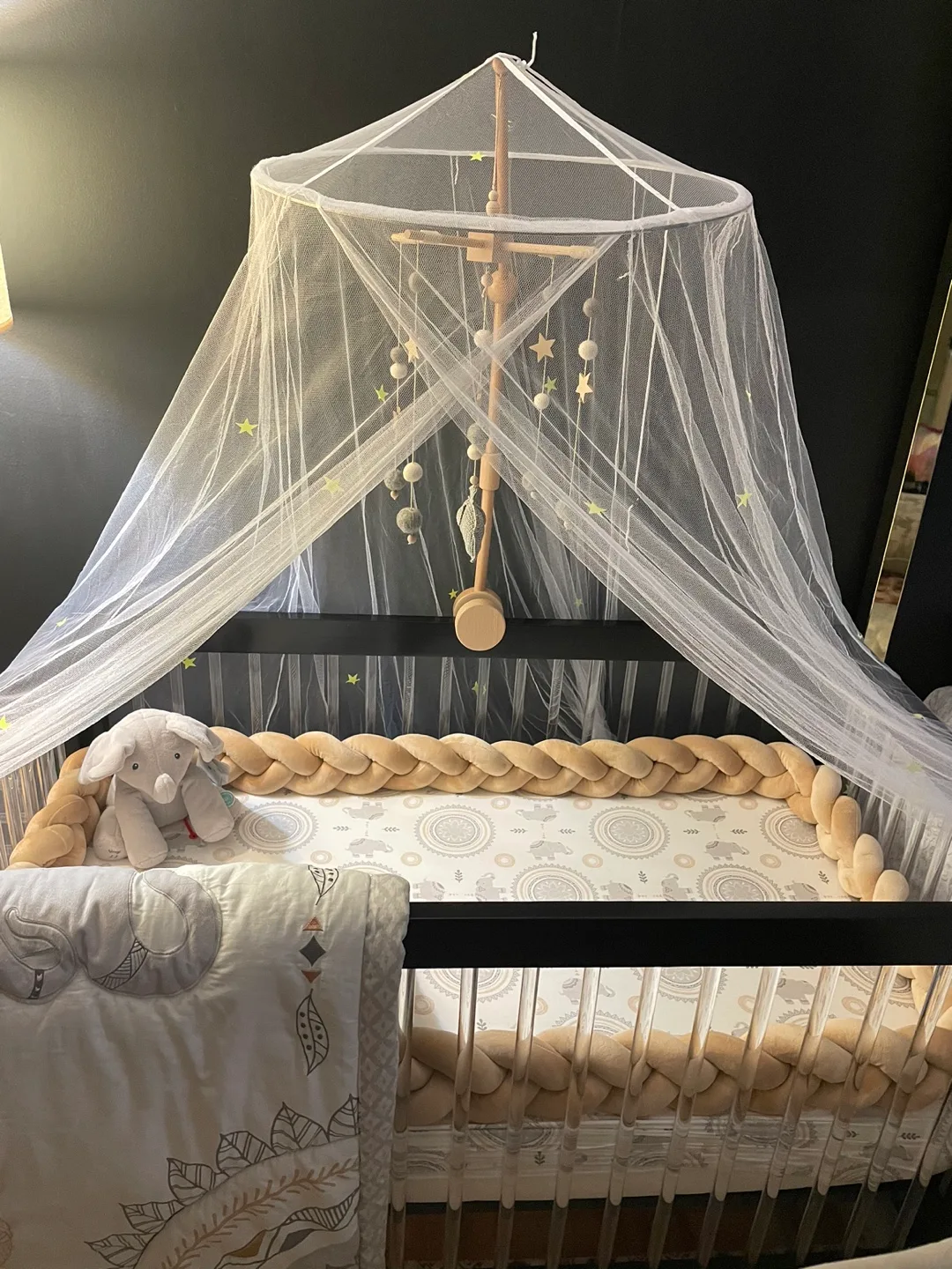 Sloan 4 in 1 Delta crib with mattress image indicator(2)