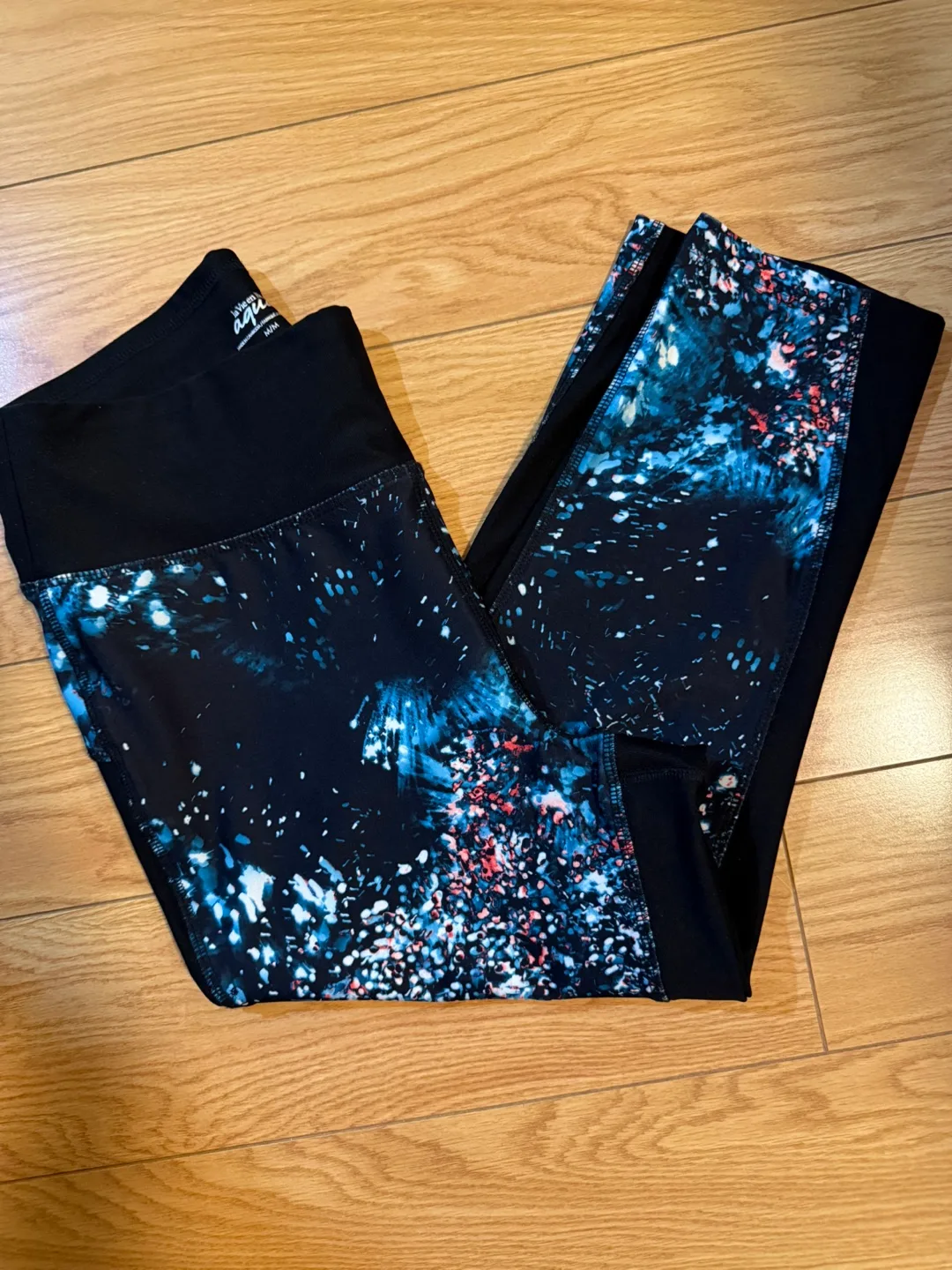 Two cropped capri leggings - Size M/L. $15 for both. image indicator(2)