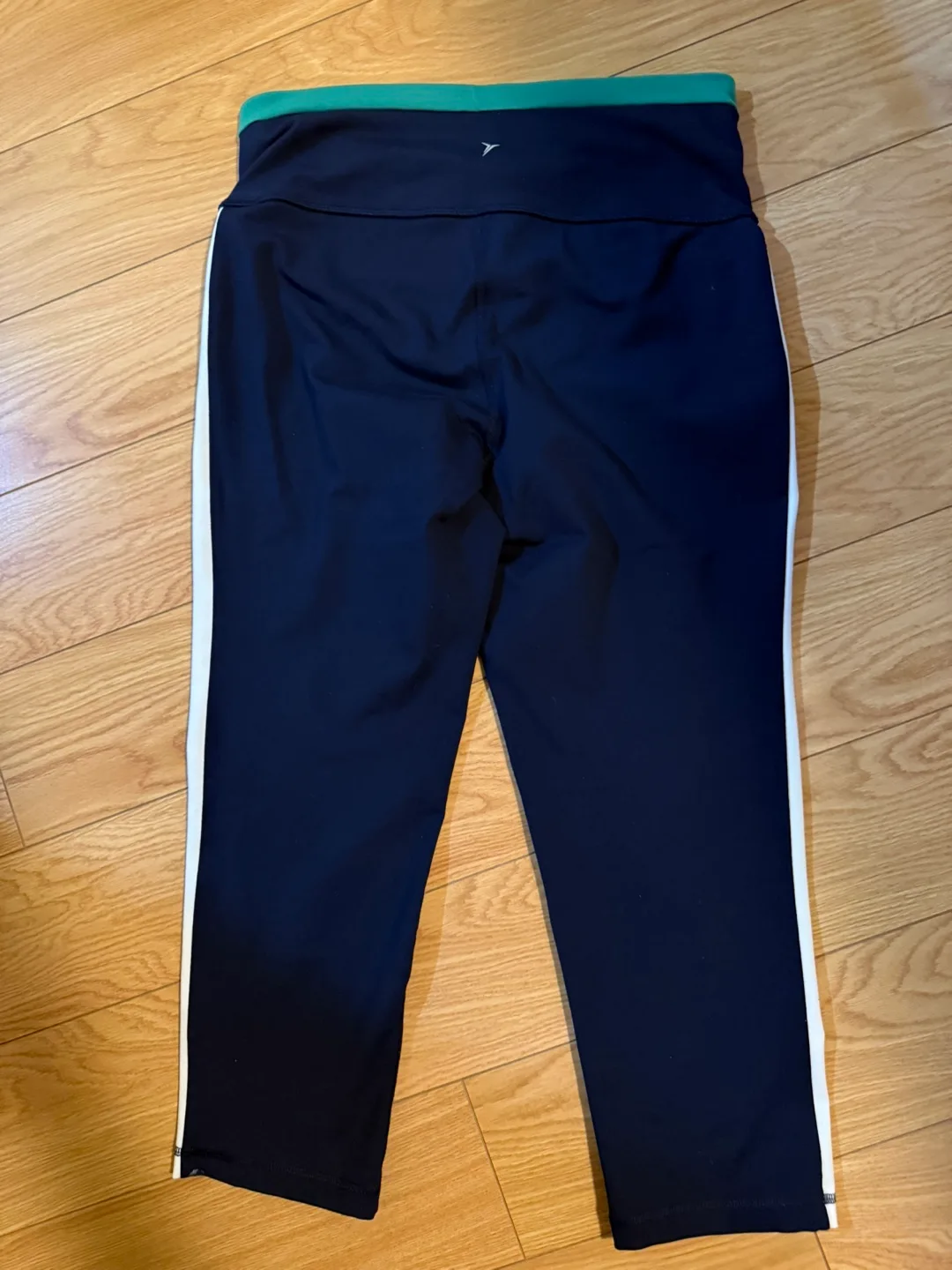 Two cropped capri leggings - Size M/L. $15 for both. image indicator(7)