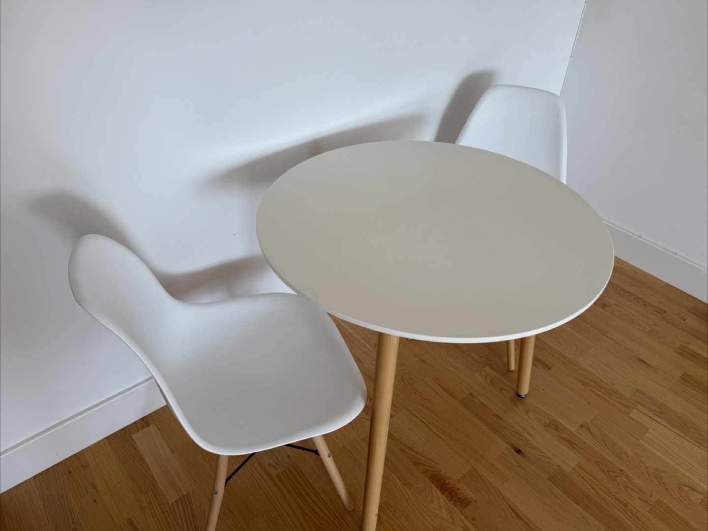 Round Dining Table with Two Chairs - photo 3