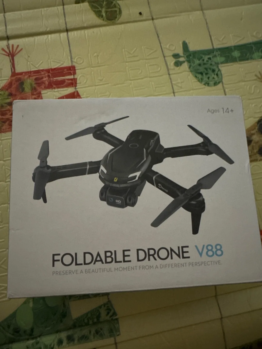 Foldable Drone V88 HD Camera UAV thumbnail