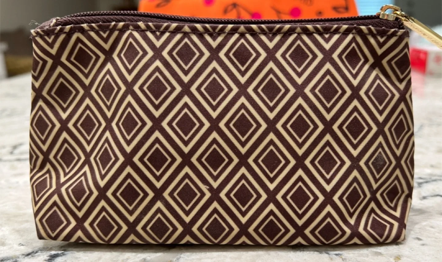 Clinique and Estée Lauder Make Up/Cosmetic Bags image indicator(5)