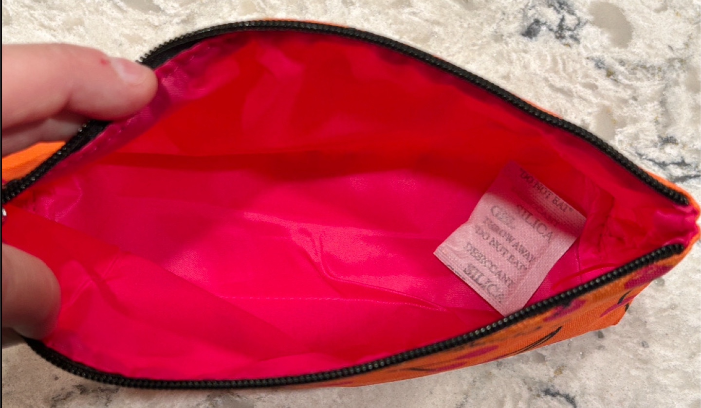 Clinique Make Up/Cosmetic Bag - photo 3