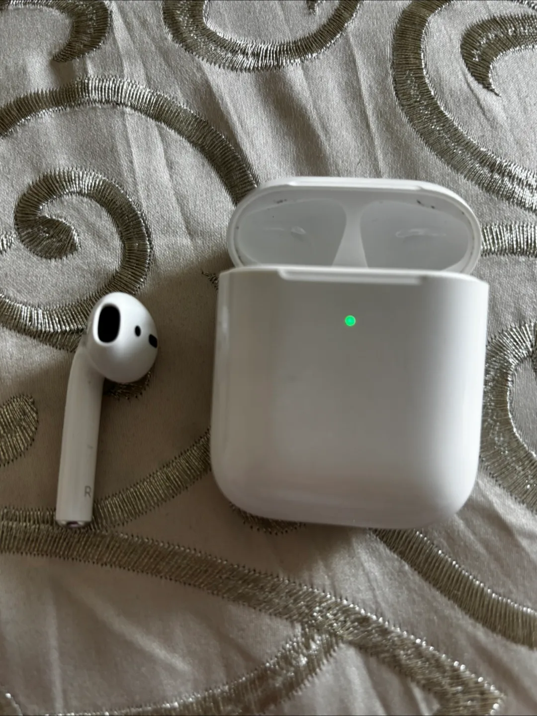 Authentic Apple AirPods charger case one earphone right thumbnail