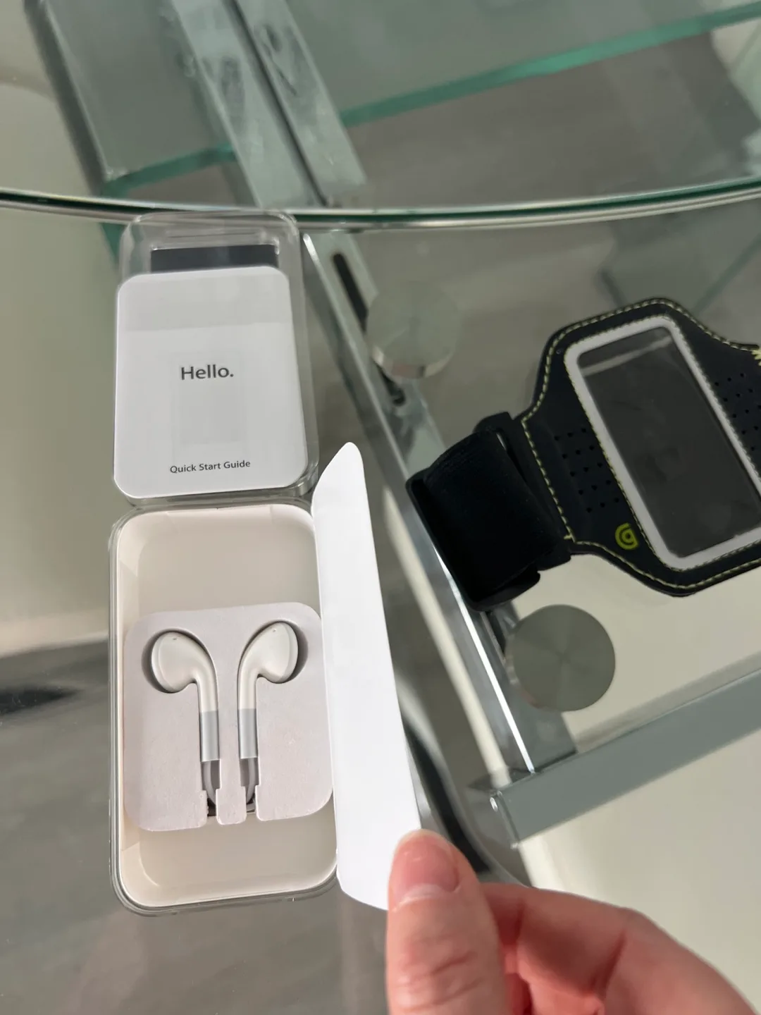 iPod Nano 7th Generation Black w/ Accessories image indicator(2)