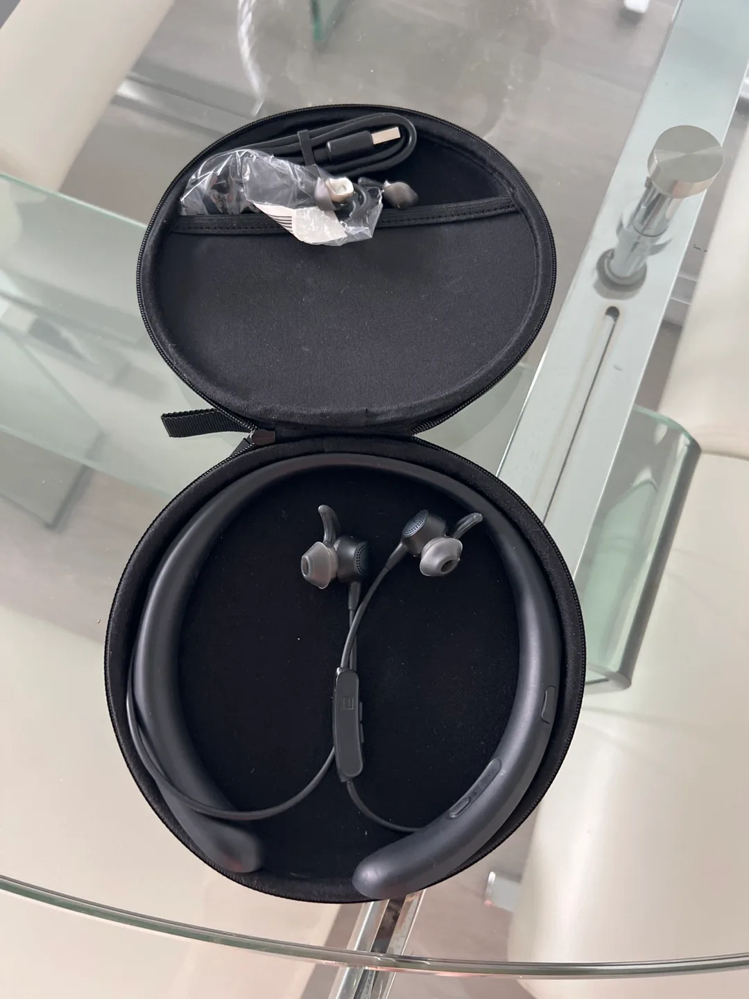 Bose QuietControl 30 Wireless Headphones image indicator(3)