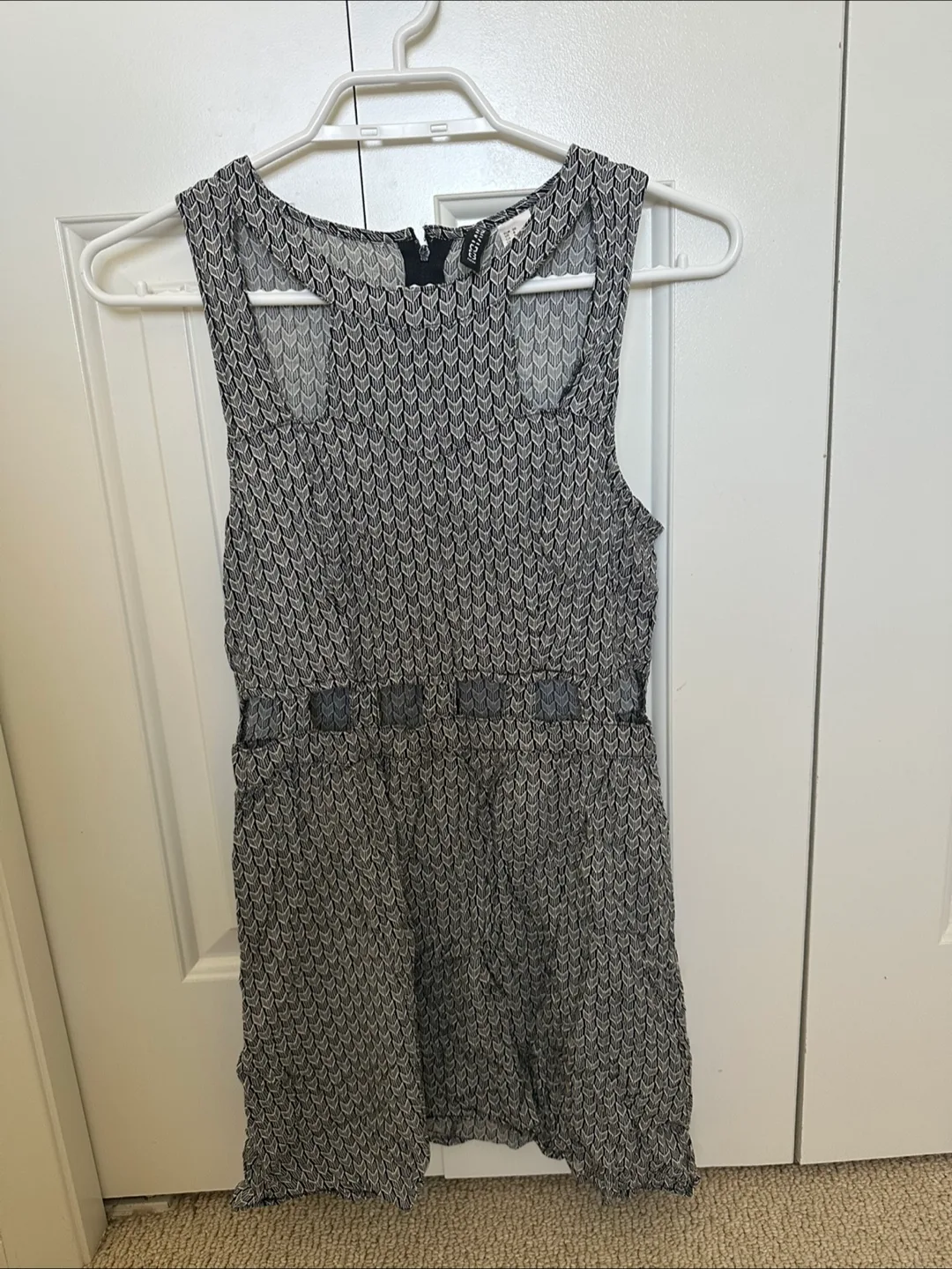 H&M Divided Dress - Size 8 thumbnail