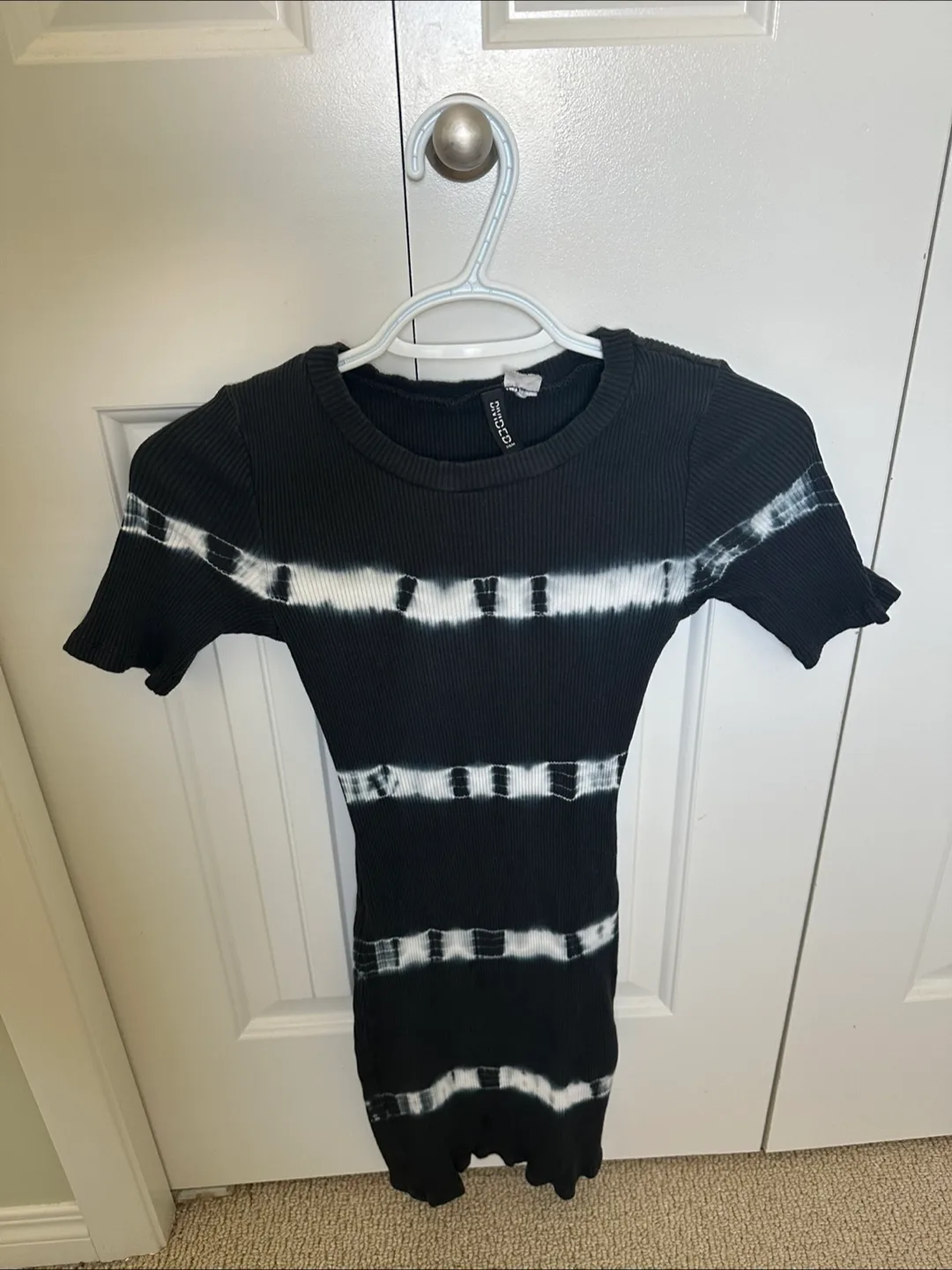 H&M Divided Black Tie-Dye Dress - XS thumbnail