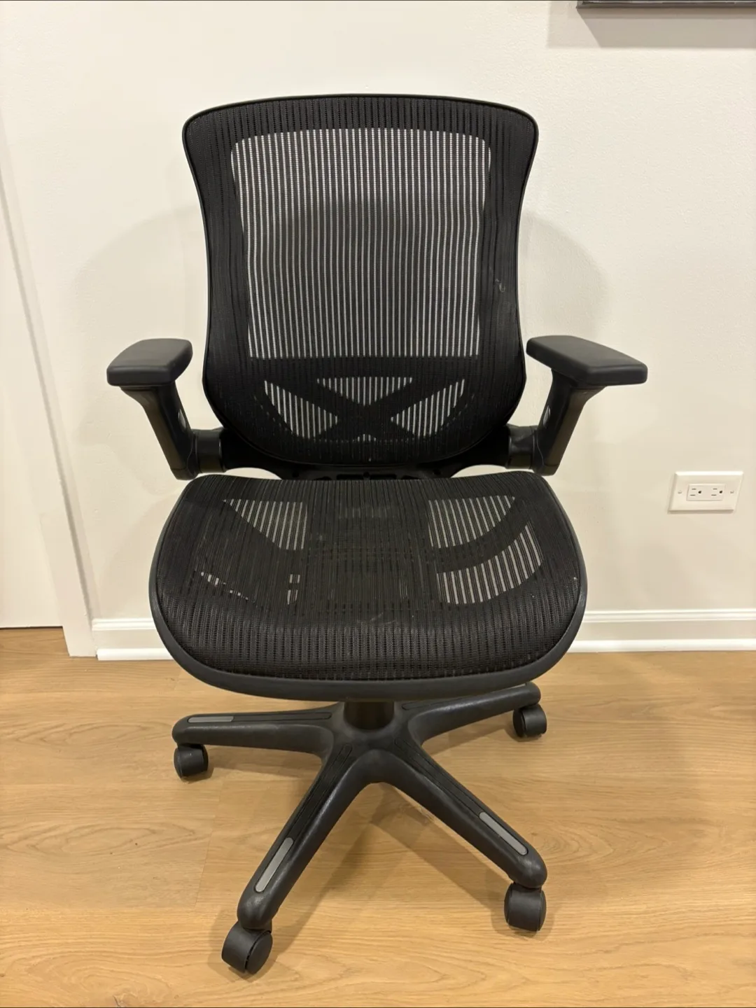 Office Chair - Black thumbnail