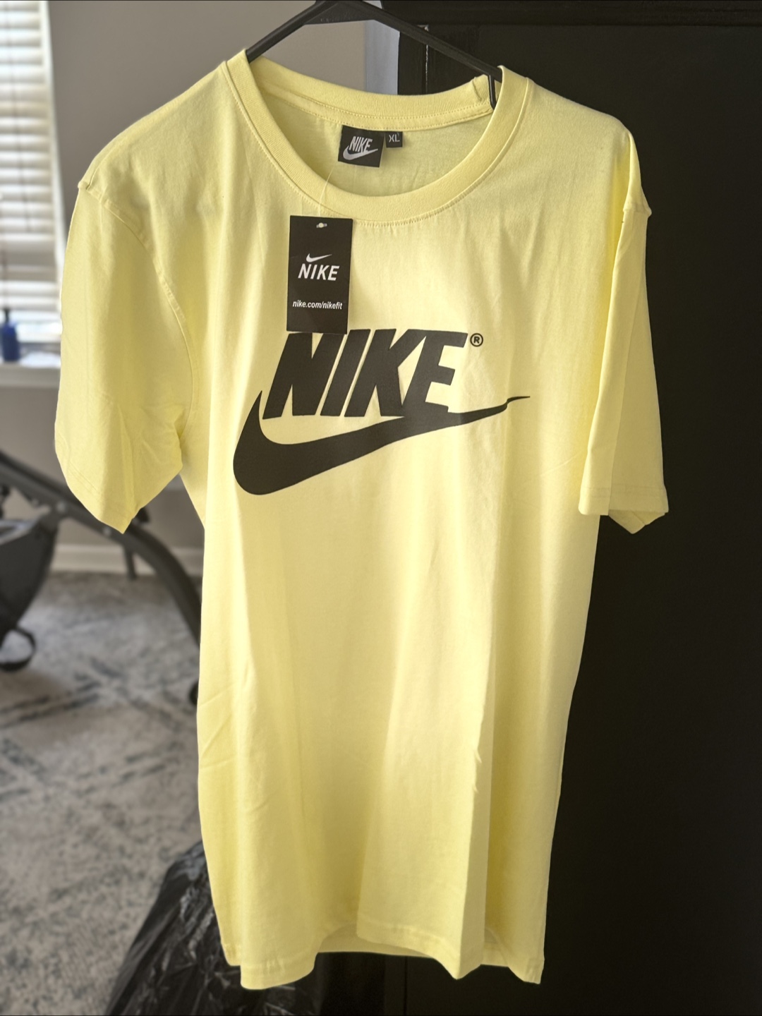 New Nike T-Shirt XL Yellow