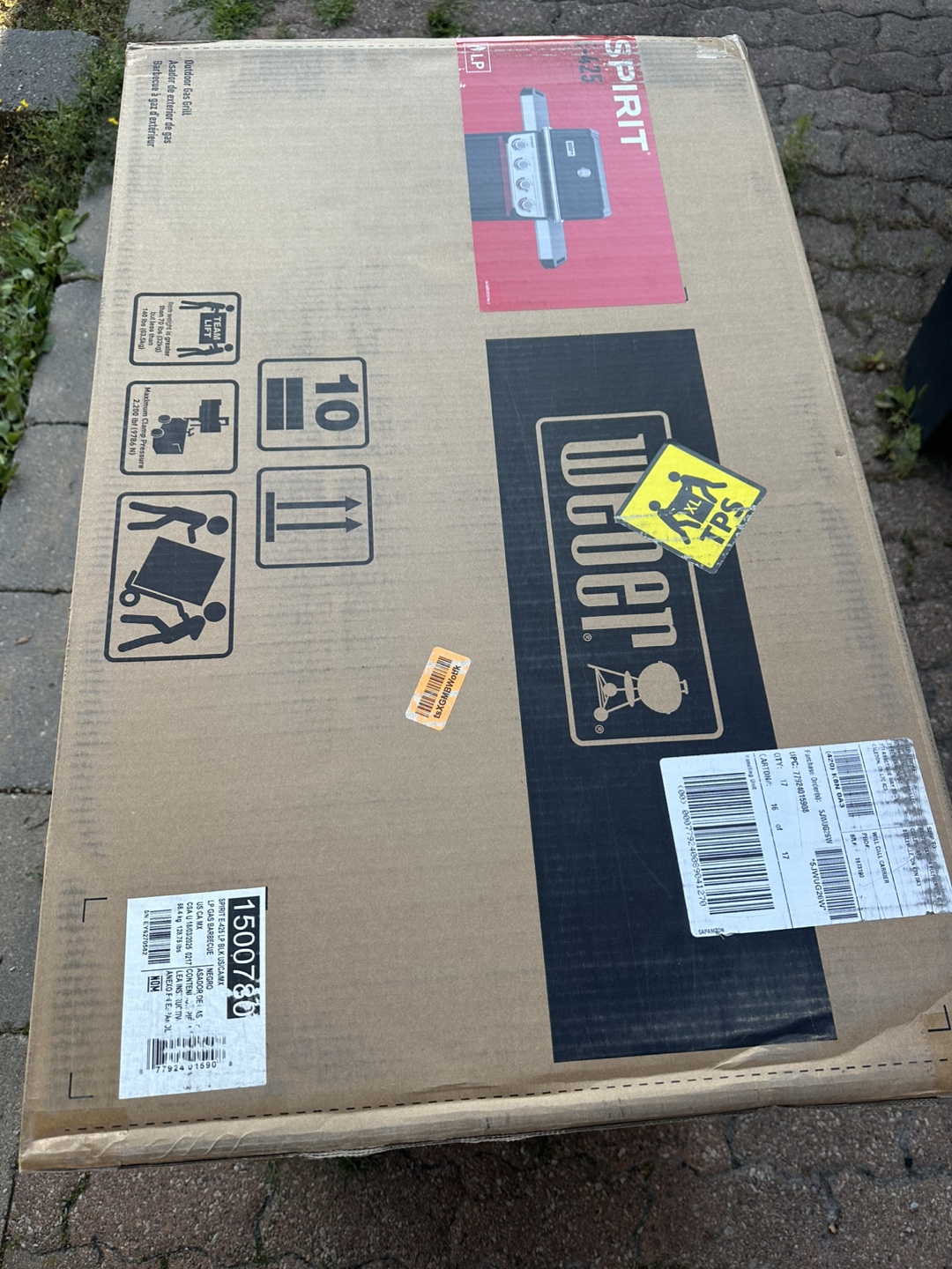 New Weber Spirit E-425 LP Gas Grill