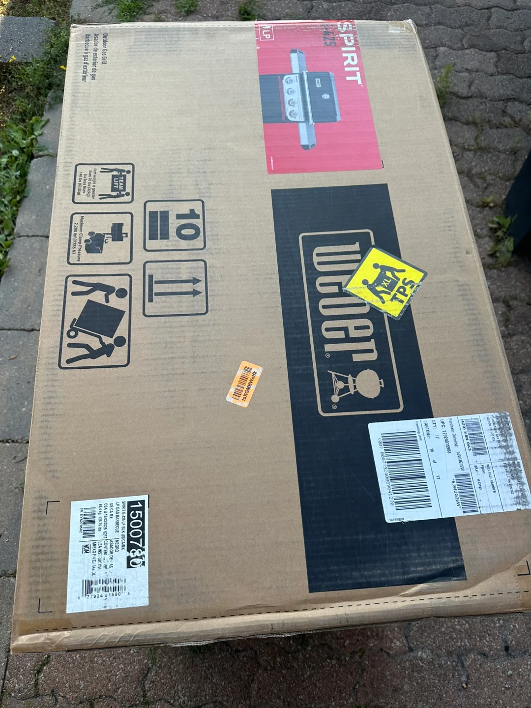 New Weber Spirit E-425 LP Gas Grill thumbnail