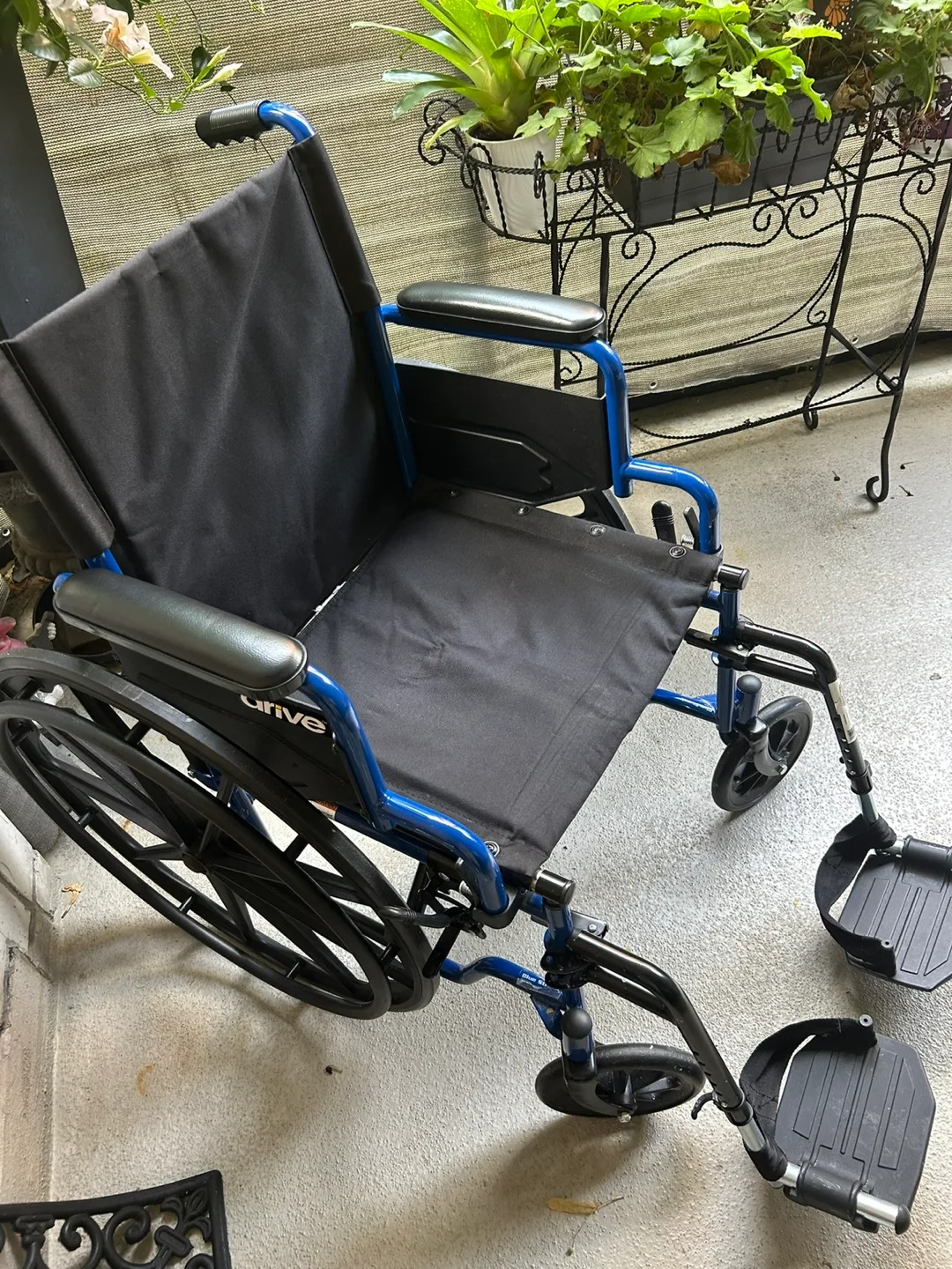 Drive Wheelchair - Black Seating image indicator(3)