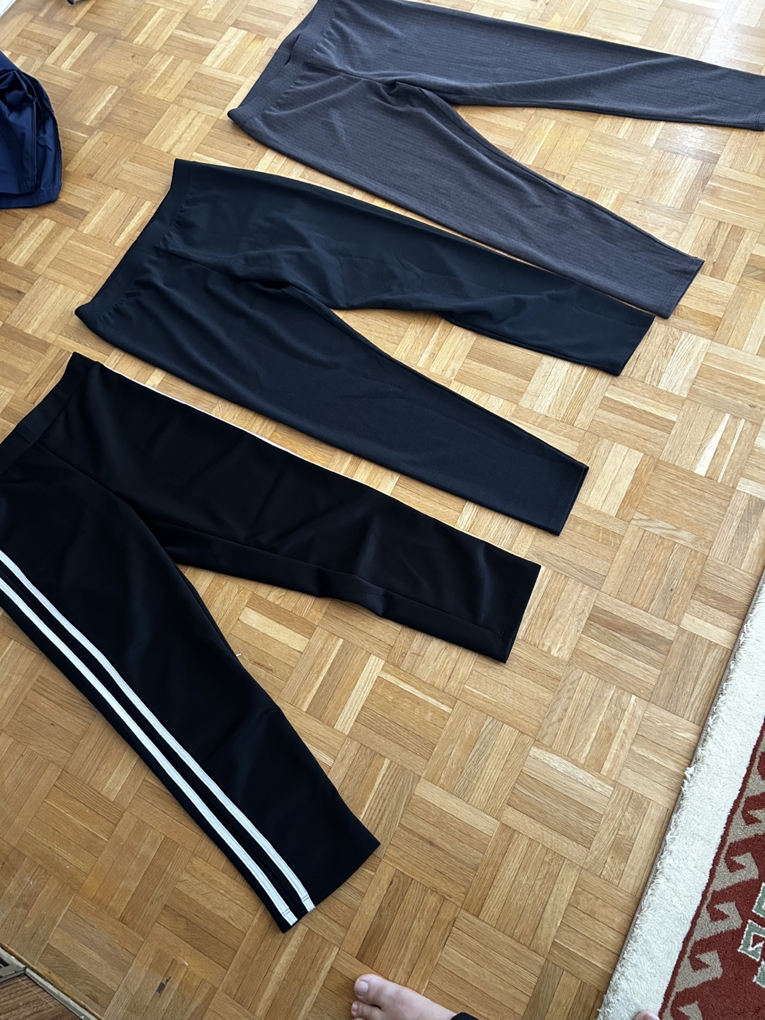 Lot of Women's Pants & Leggings - photo 2
