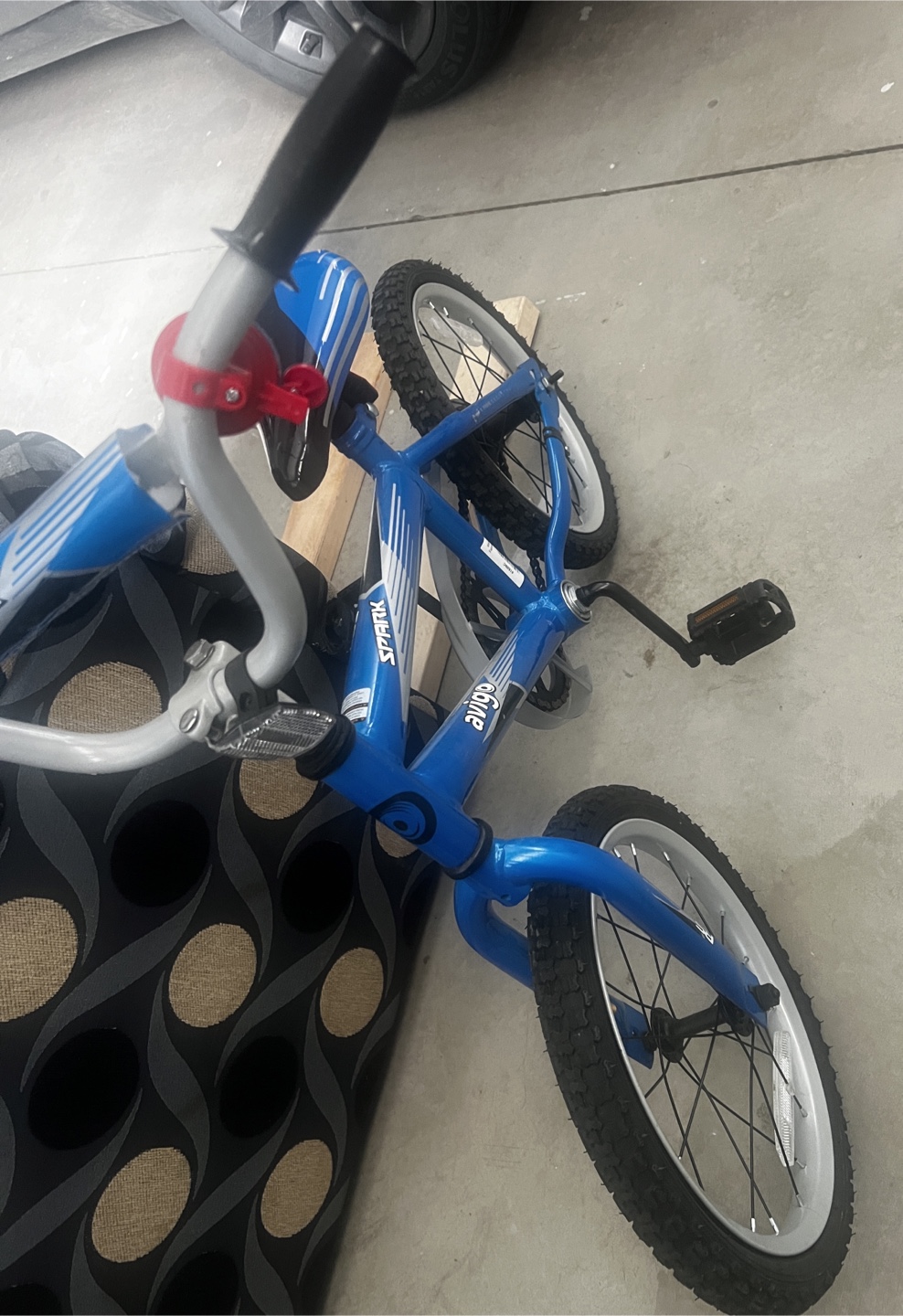 Avigo Spark Kids' Bike - Blue