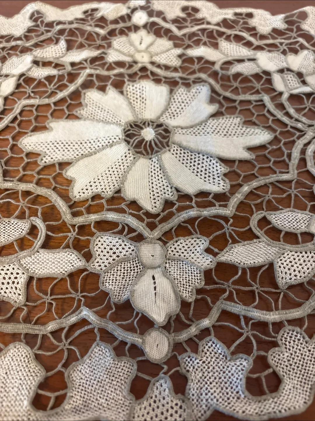 Vintage Floral Lace Doily image indicator(2)