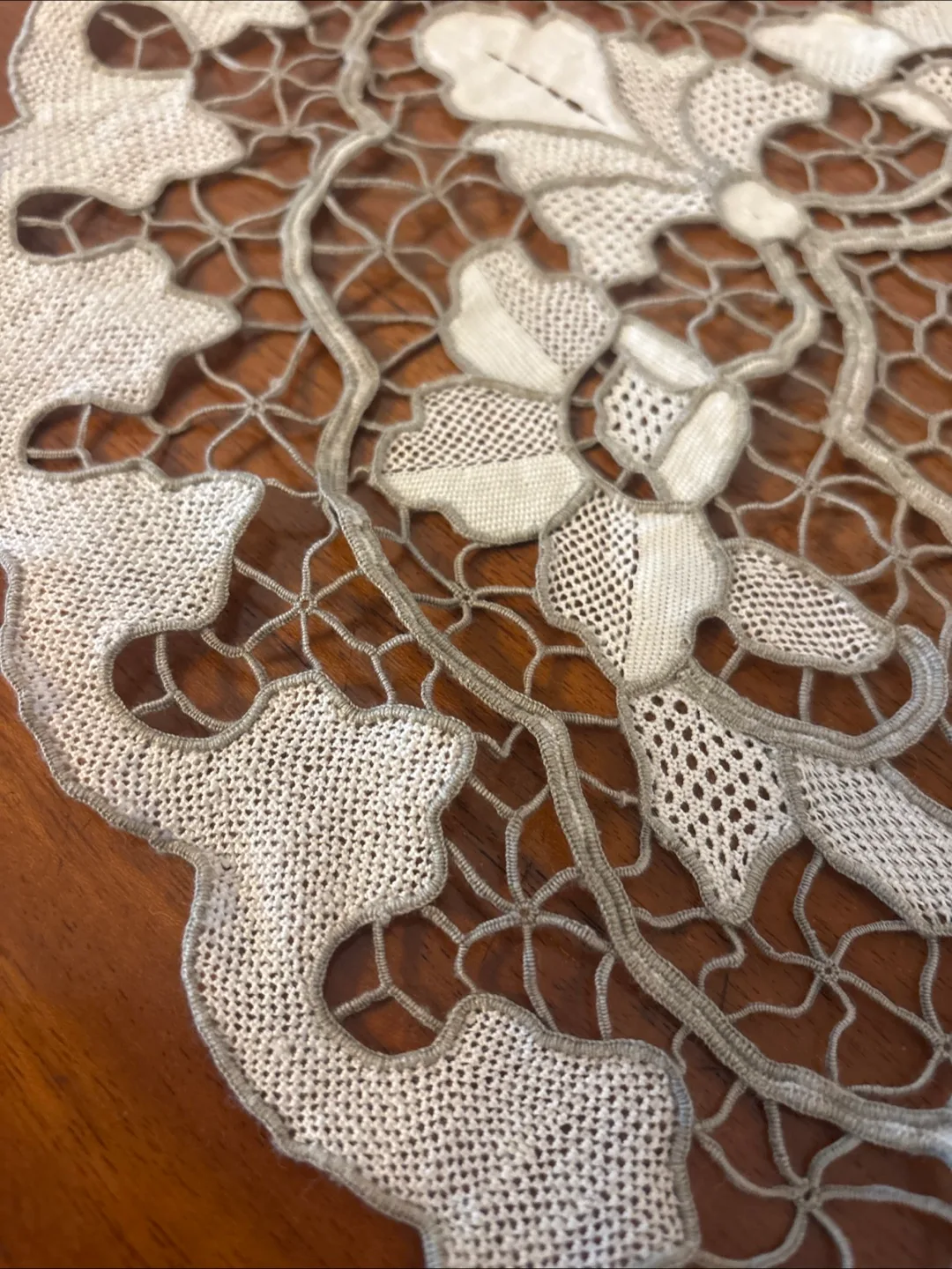 Vintage Floral Lace Doily image indicator(4)