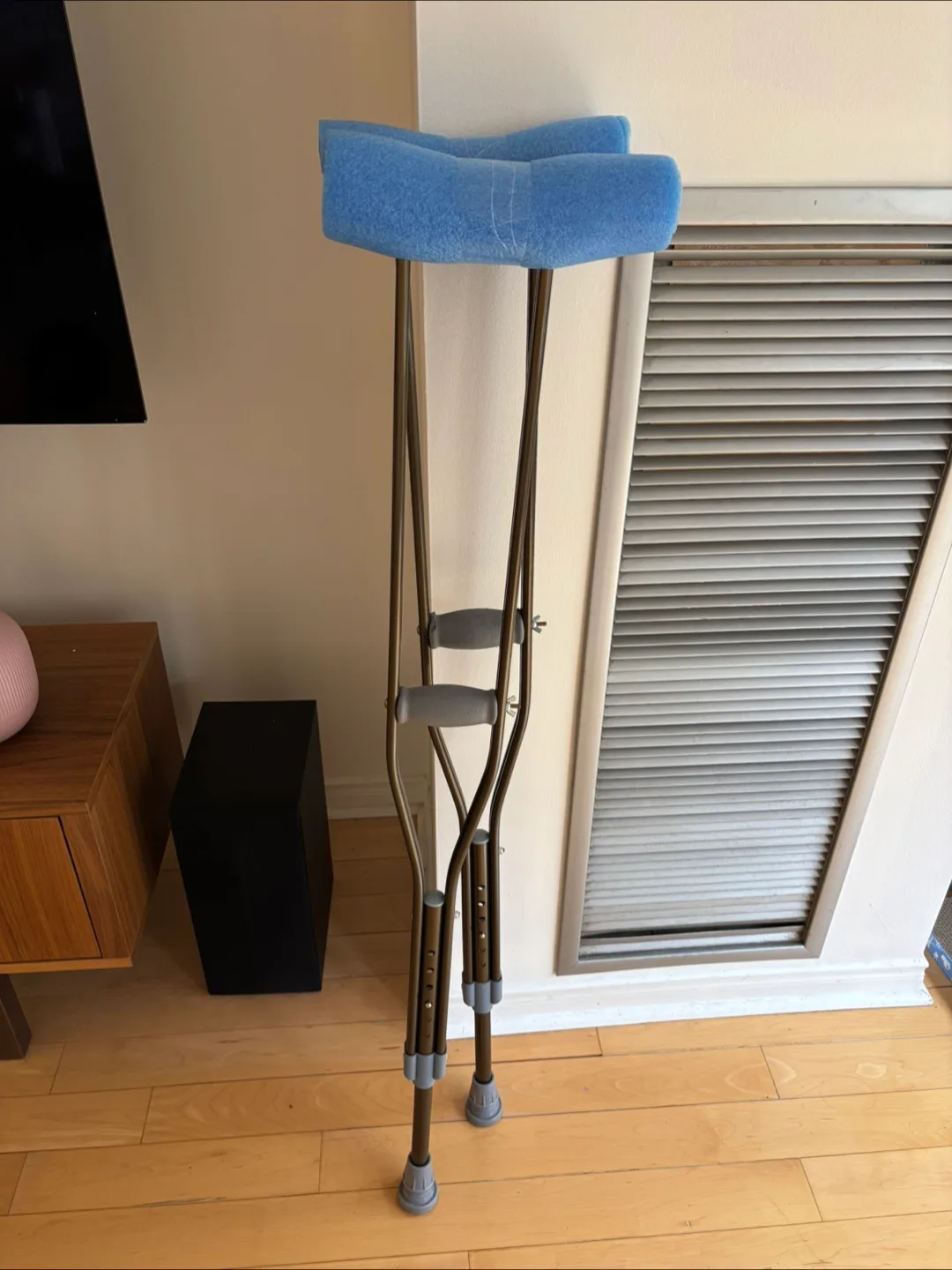 Adjustable Adult Crutches